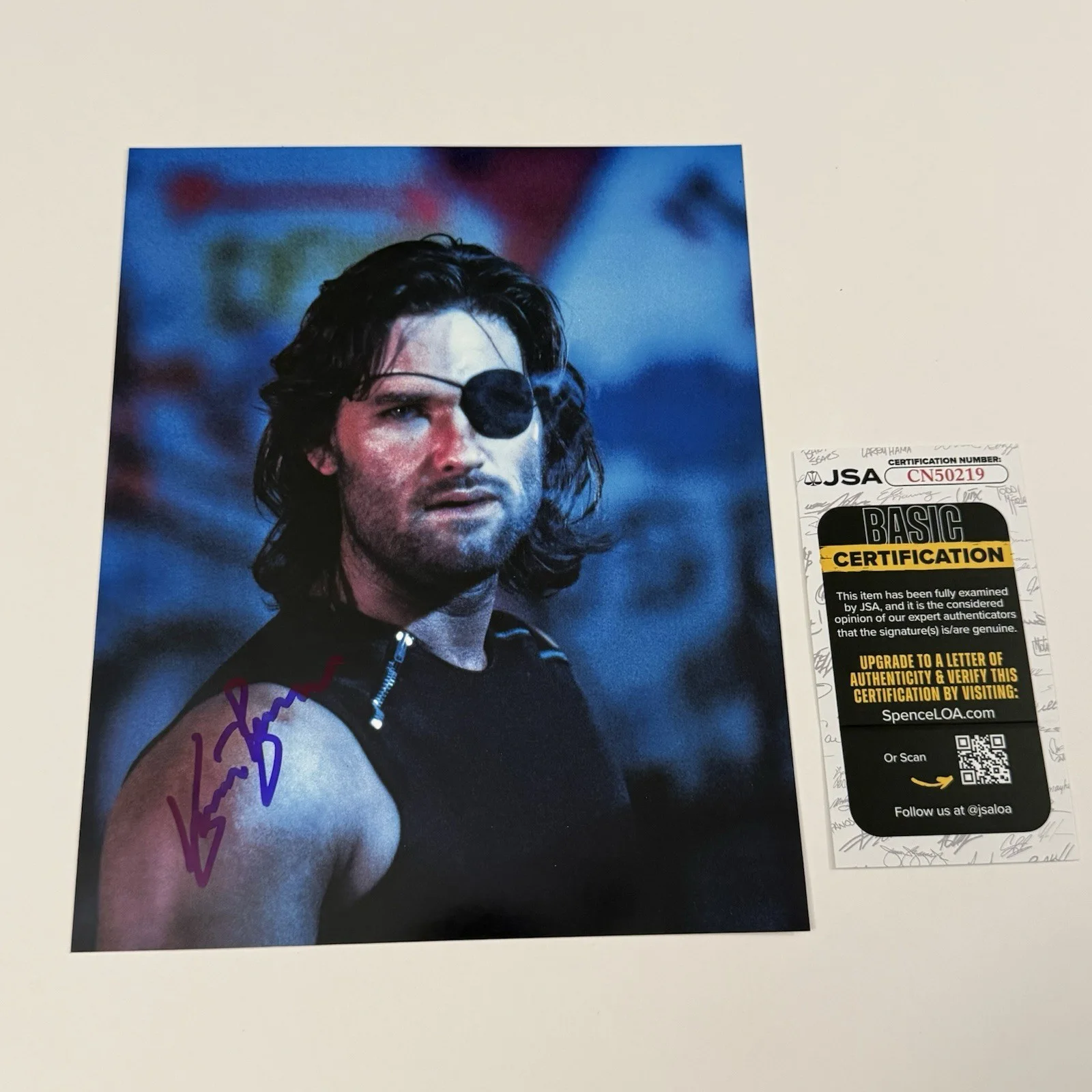 Kurt Russell — KURT RUSSELL SIGNED ESCAPE FROM NEWYORK 8x10 PHOTO OVERBOARD TOMBSTONE + JSA COA