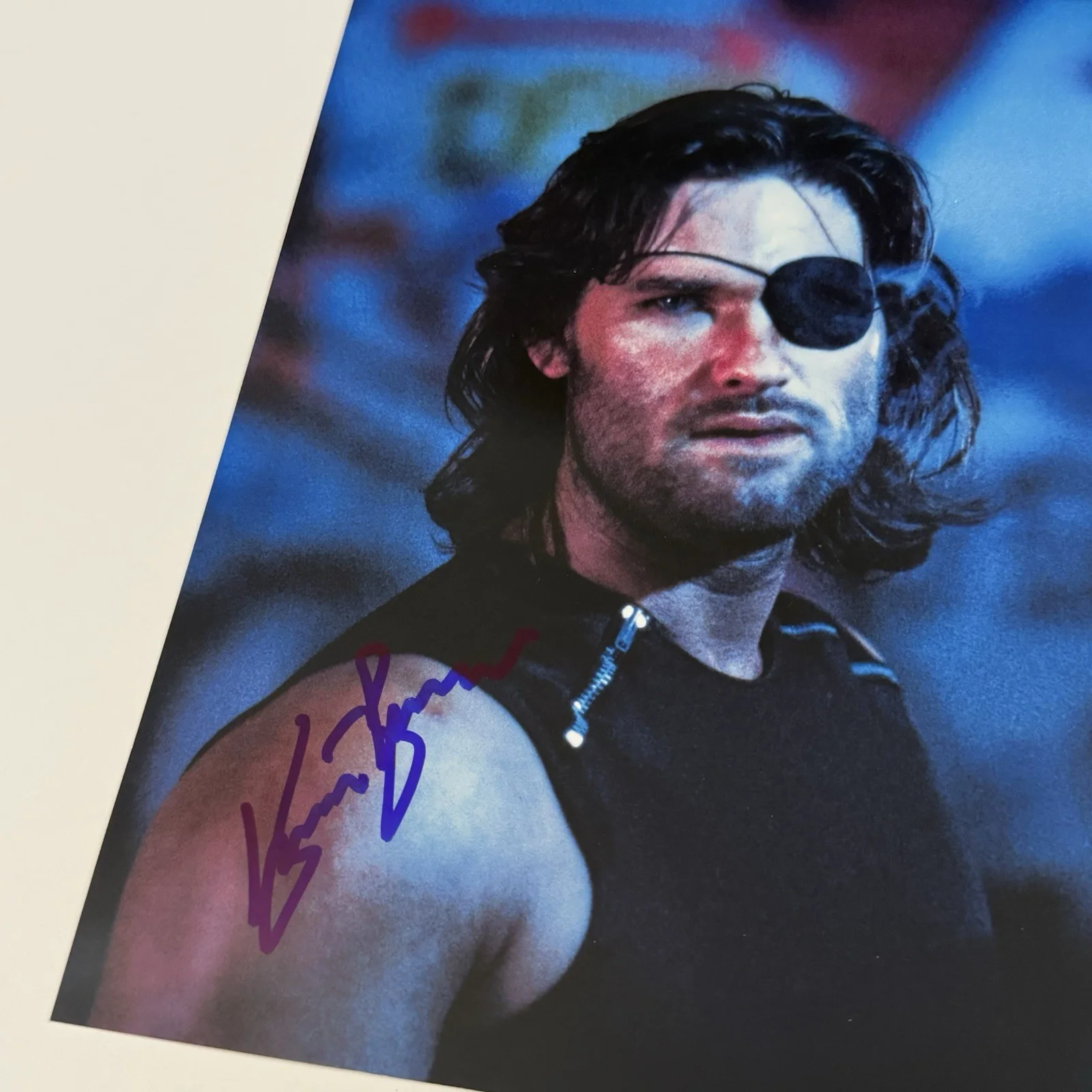 Kurt Russell — KURT RUSSELL SIGNED ESCAPE FROM NEWYORK 8x10 PHOTO OVERBOARD TOMBSTONE + JSA COA, image 2