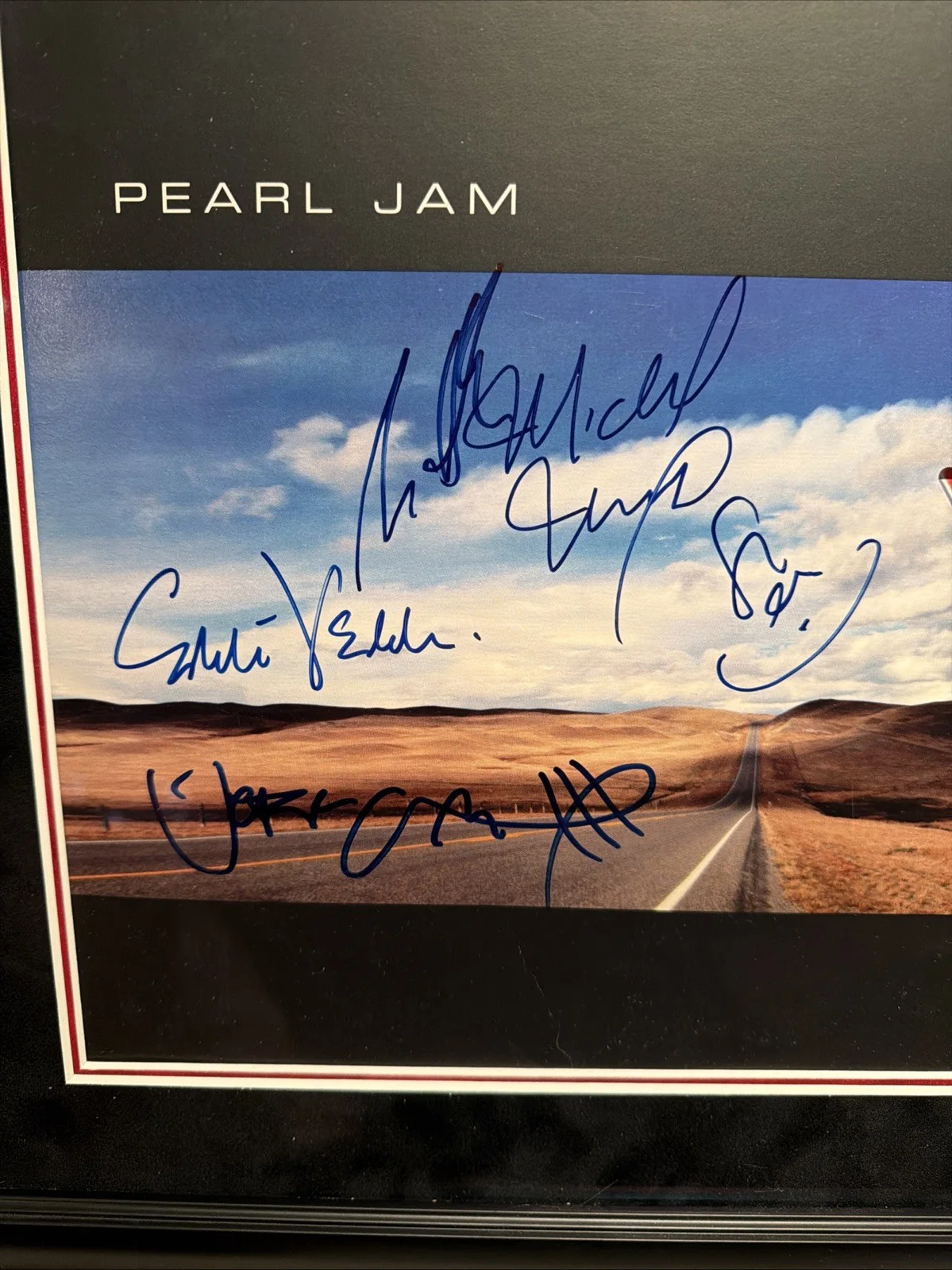Eddie Vedder — PEARL JAM BAND SIGNED AUTOGRAPH ALBUM VINYL RECORD PEARL JAM YIELD PSA LOA 5 Sig, изображение 4