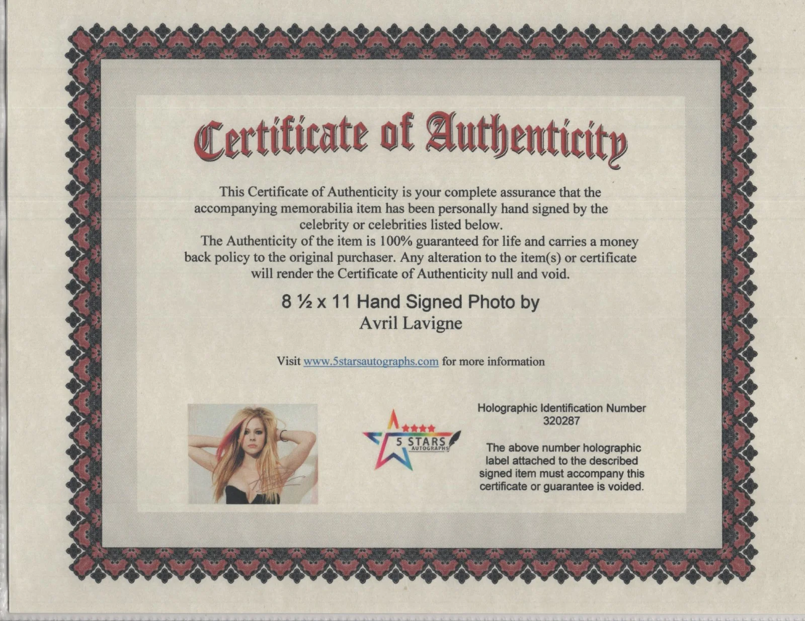 AVRIL LAVIGNE AUTOGRAPHED 8 1/2 X 11 PHOTO / COA, изображение 2