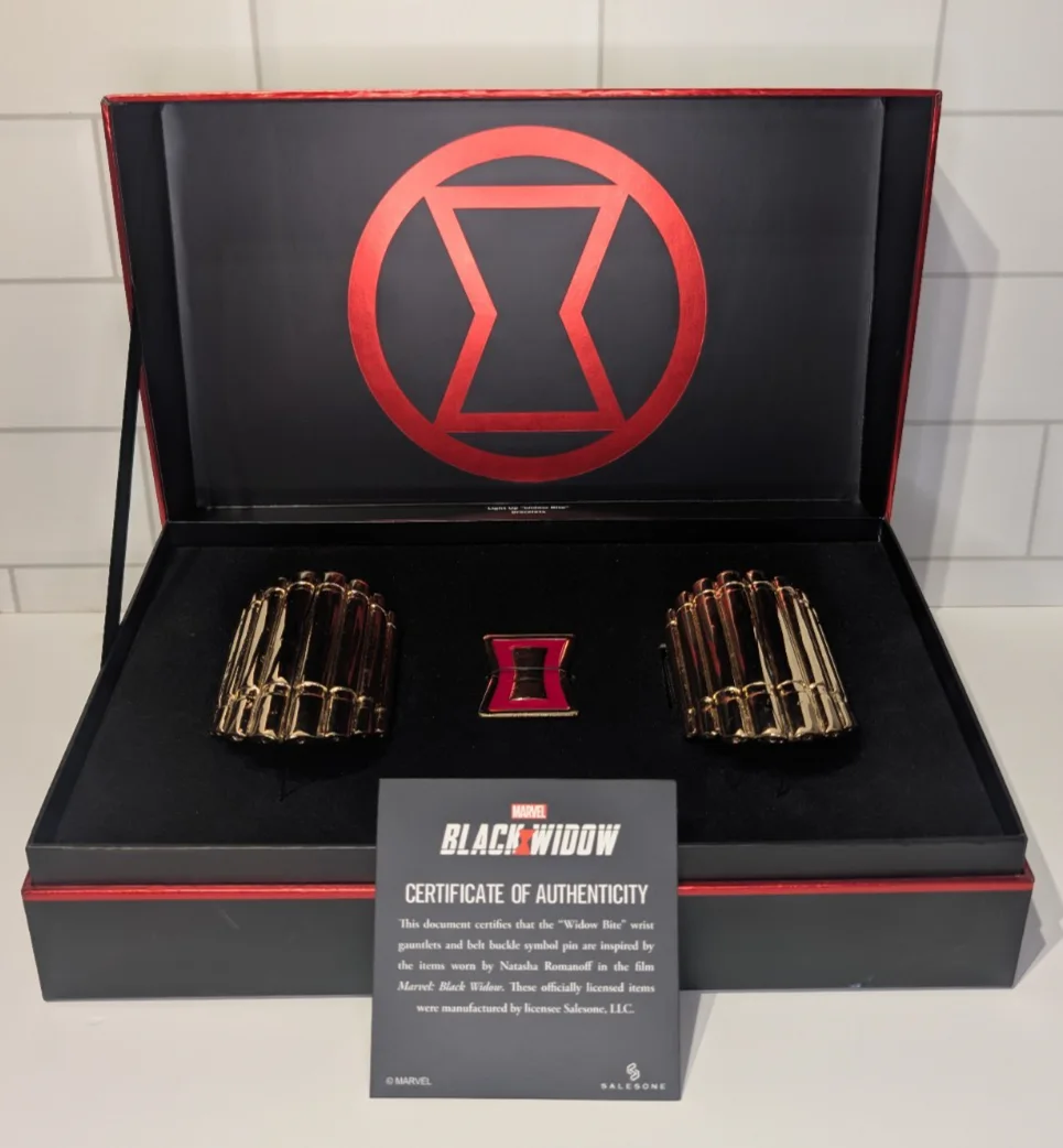 Marvel Avengers Black Widow LED Widow Bite Light Up Bracelets Belt Pin Replica, image 3