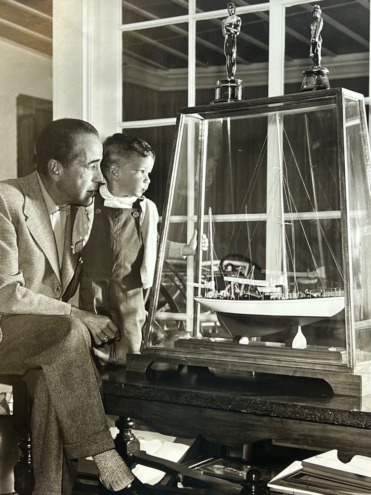 Sid Avery — 2 - 16" x 20" Humphrey Bogart, Stephen Bogart - Sid Avery signed photographs, image 4