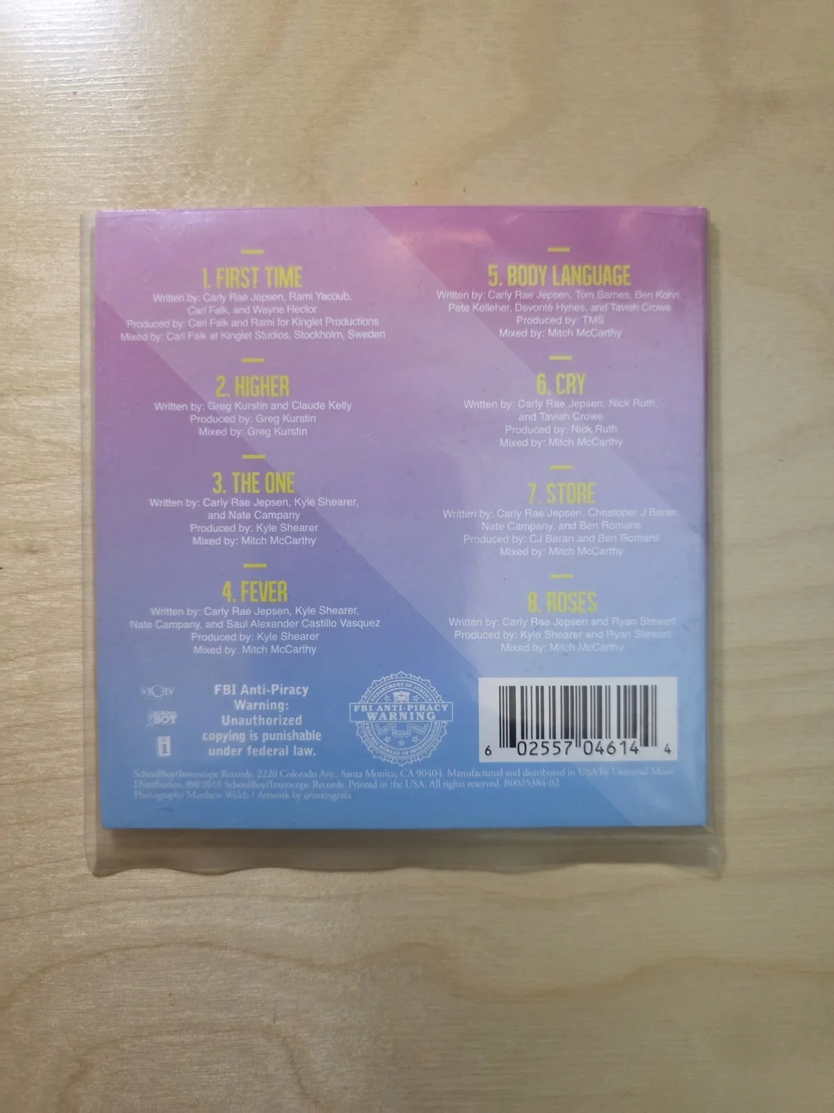 Carly Rae Jepsen E•MO•TION Side B Signed Autographed CD Album Pop Music, изображение 2