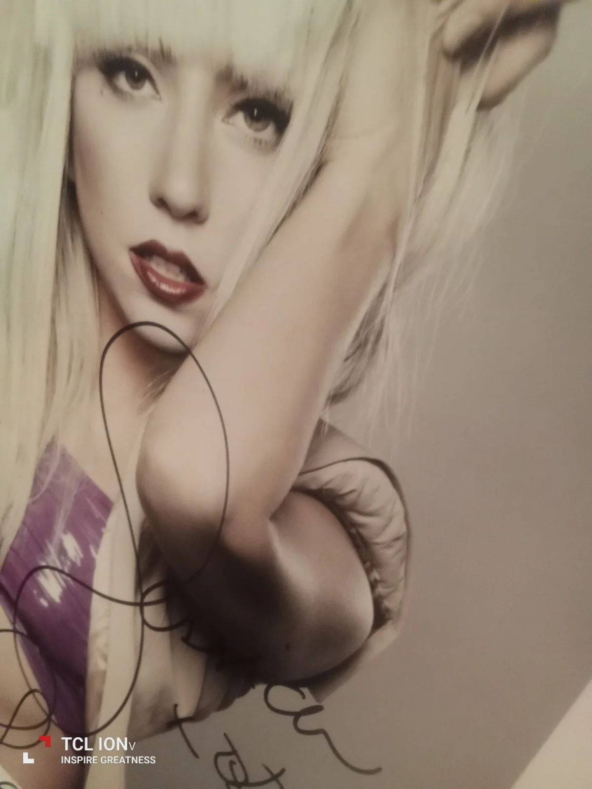 Lady Gaga Signed Autographed Original Music Photograph Photo 11 x 17 in, изображение 2