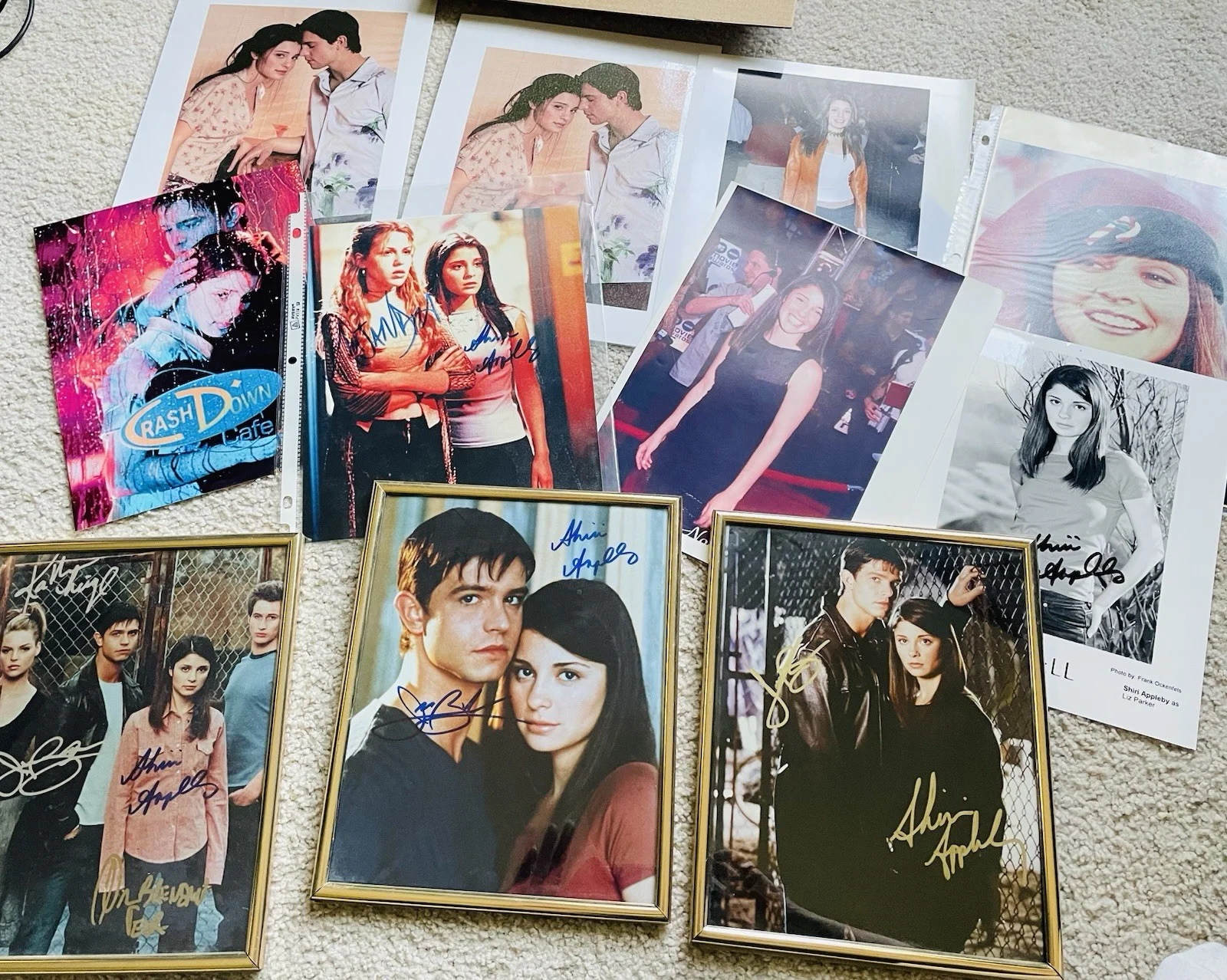 Shiri Appleby, Jason Behr, Katherine Heigl, Brendan Fehr — ROSWELL Cast Signed Autograph Lot 21+ Pics COAs Estate Collection—HIGH VALUE, image 2