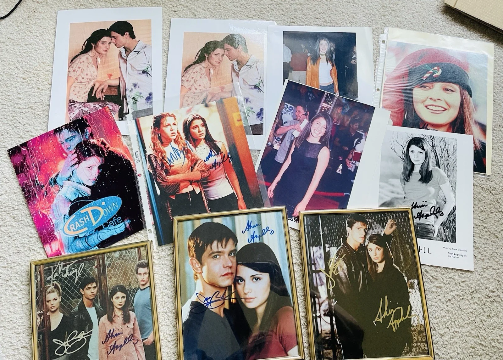 Shiri Appleby, Jason Behr, Katherine Heigl, Brendan Fehr — ROSWELL Cast Signed Autograph Lot 21+ Pics COAs Estate Collection—HIGH VALUE, image 3