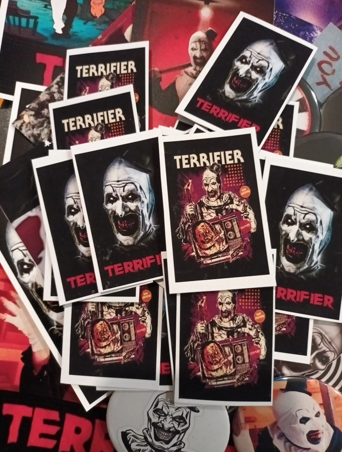 Terrifier Mega Collection Bundle. 30 Lobby Cards, 24 Badges, 8 Christmas Cards, image 3