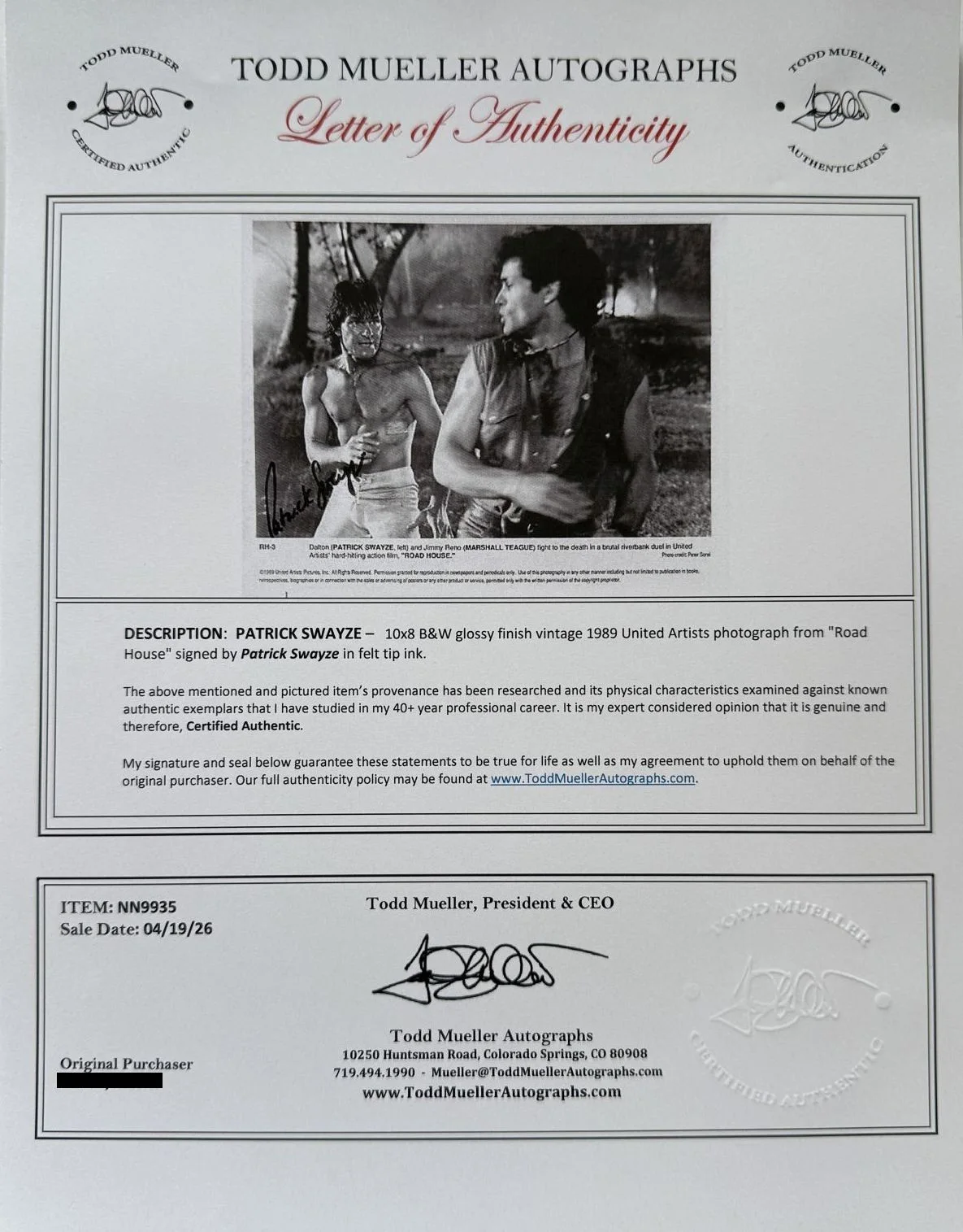 Patrick Swayze — Patrick Swayze Signed Autographed "Road House" Glossy 8x10 Photo - Mueller COA, изображение 2