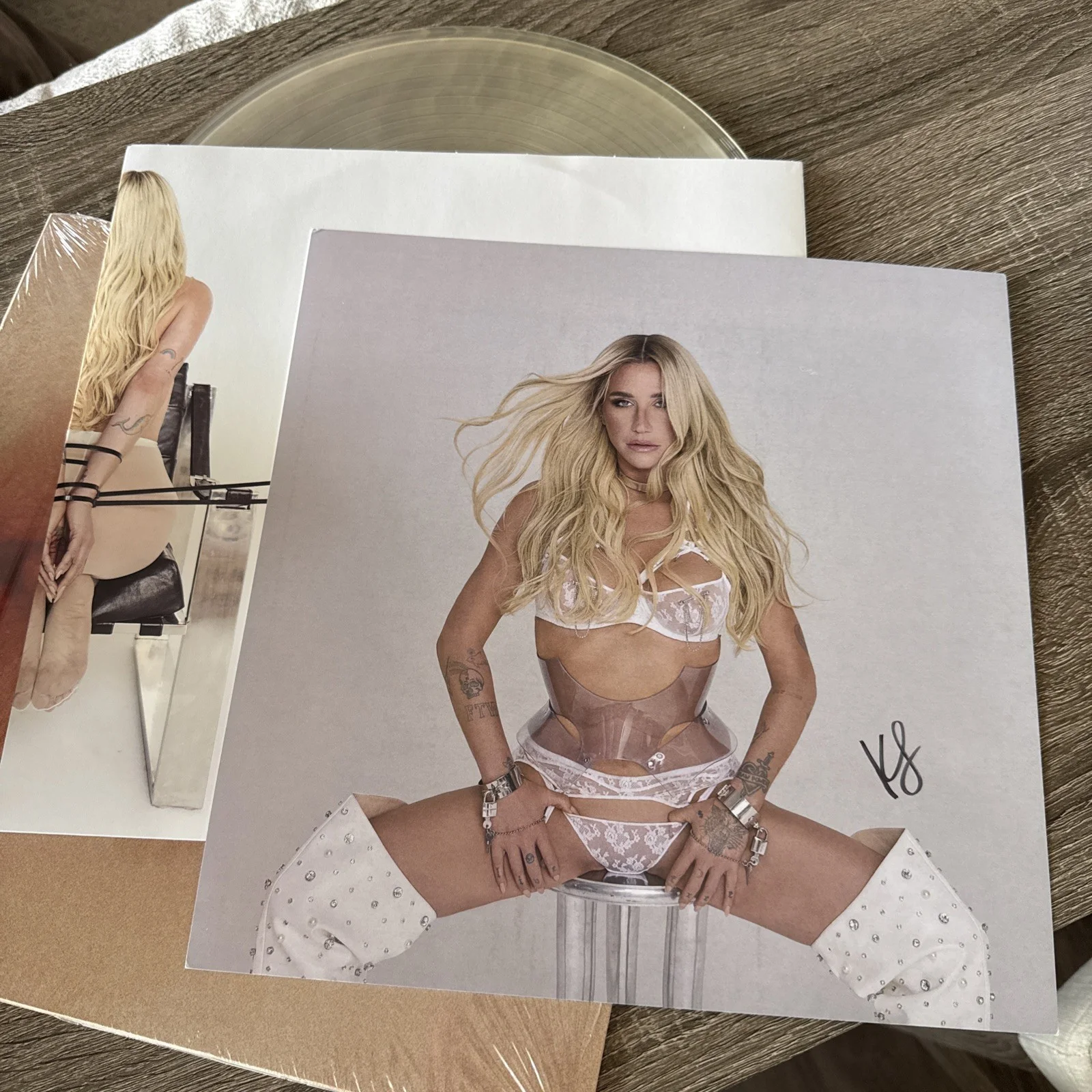 Kesha . Period Signed Vinyl Cum For Me Clear Autographed Insert In Hand Sold Out, изображение 3