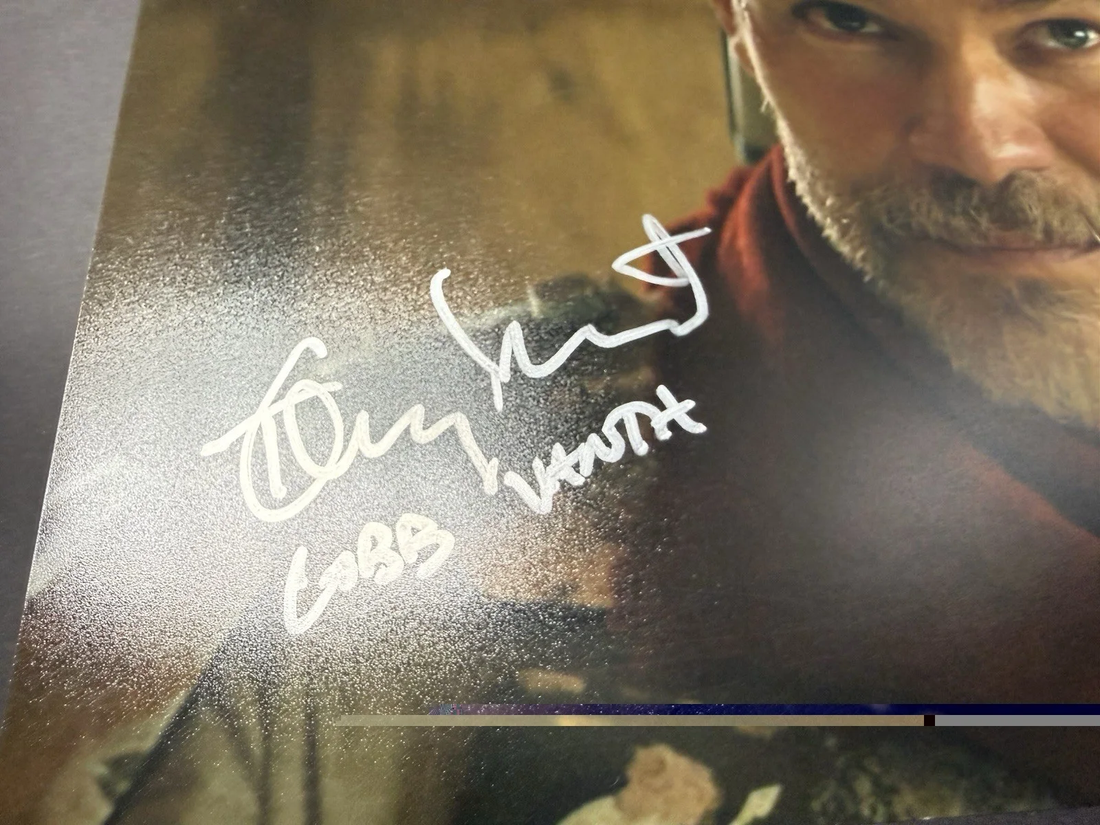 Timothy Olyphant Signed “Cobb Vanth” Star Wars Mandalrian 11x14 Photo - SWAU, image 2