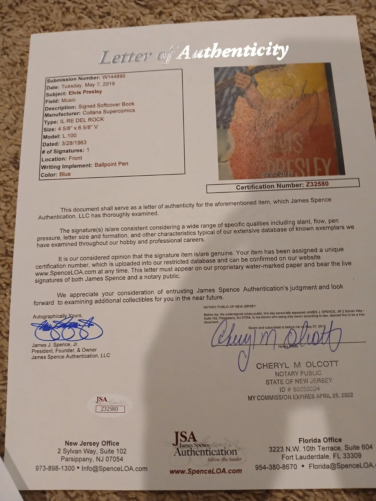 ELVIS PRESLEY * JSA * Signed Italian Photobook Undedicated Autograph, image 5