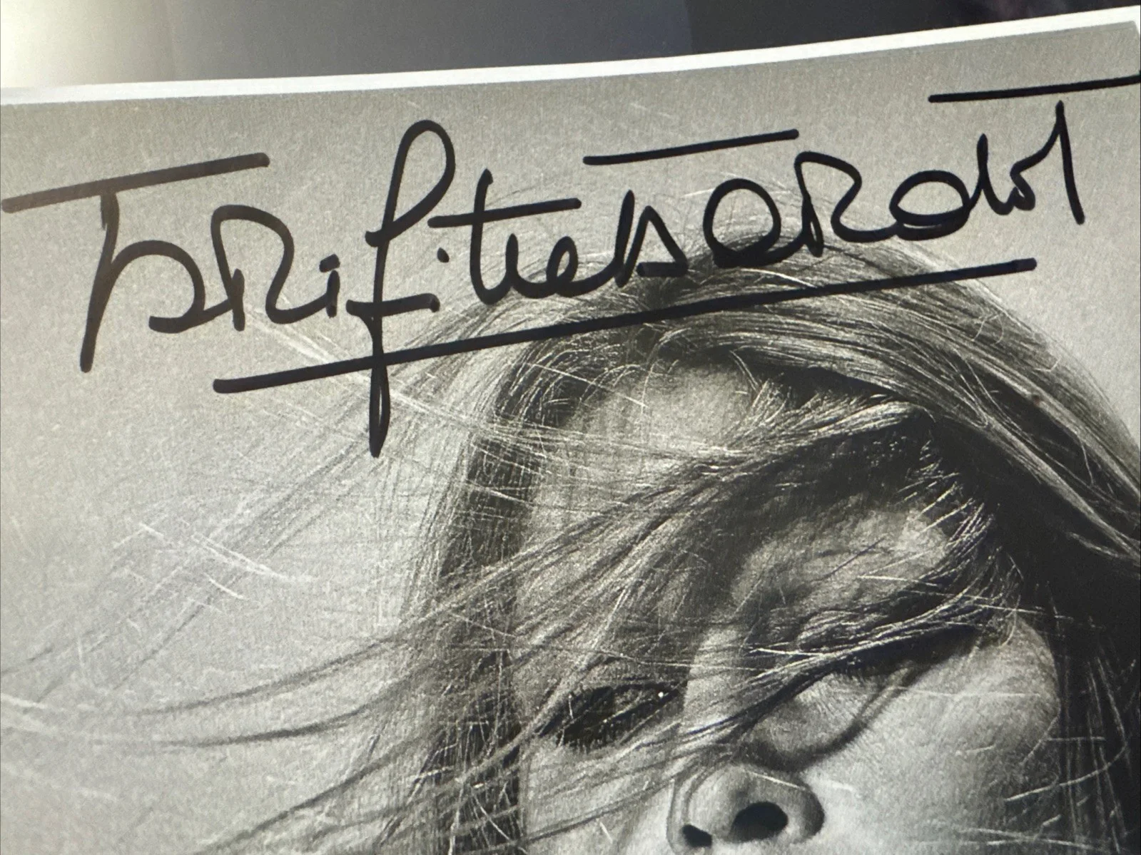 Brigitte Bardot — Brigitte Bardot Signed 6.5x9 Smoking Photo Autograph From VTG Collection, изображение 3