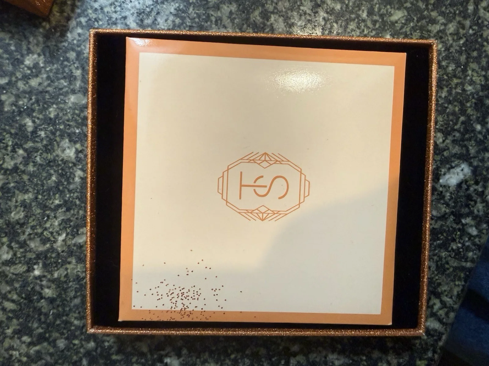 THE LIFE OF A SHOWGIRL: SWEAT AND PERFUME EDITION TAYLOR SWIFT DELUXE CD, изображение 4