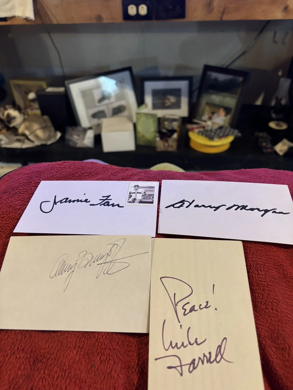 MASH Signed Index Cards/Book Page (7) w/Unsigned 8x10 Photo BECKETT COA, изображение 3