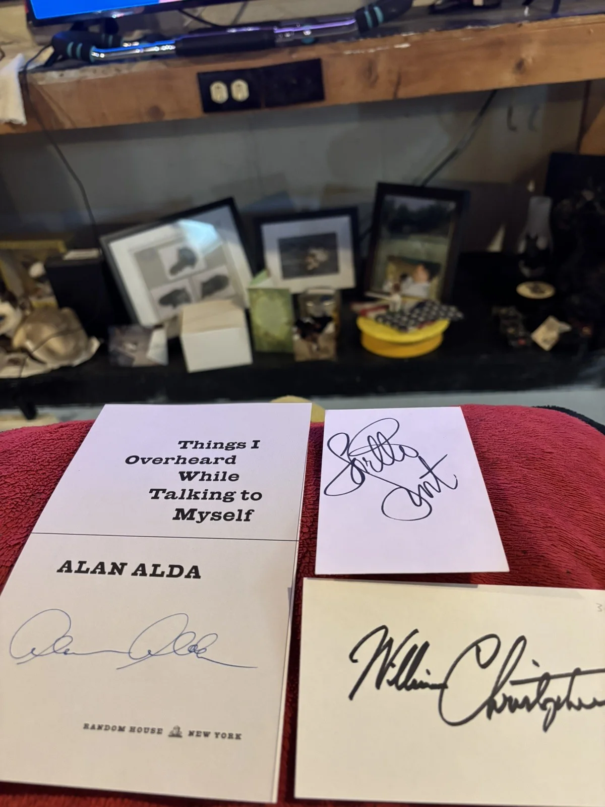 MASH Signed Index Cards/Book Page (7) w/Unsigned 8x10 Photo BECKETT COA, изображение 5