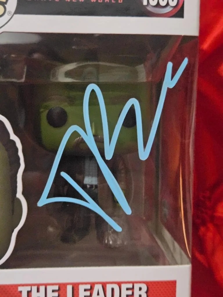 TIM BLAKE — TIM BLAKE HAND SIGNED AUTOGRAPHED FUNKO POP! 1368 LEADER CAPTAIN AMERICA W/ COA, изображение 2