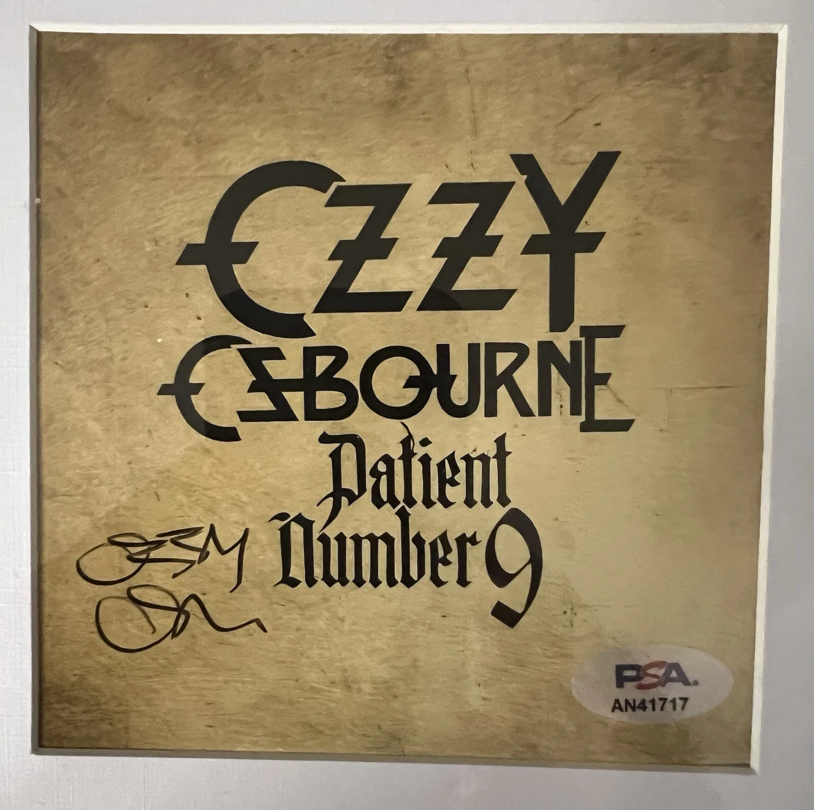 FRAMED Ozzy Osbourne Patient Number 9 CD & Signed Art Card PSA DNA COA Autograph, изображение 2