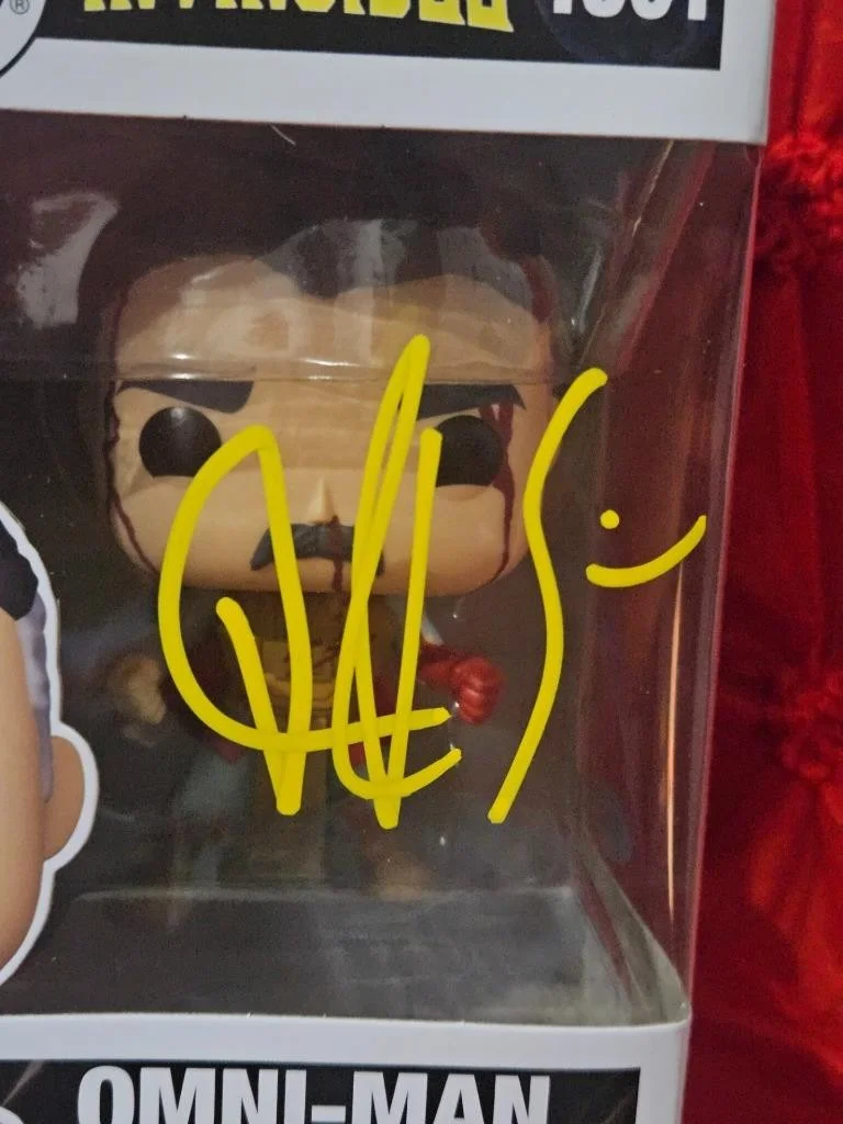 JK SIMMONS — JK SIMMONS HAND SIGNED AUTOGRAPHED FUNKO POP! 1861 OMNI MAN INVINCIBLE W/ COA, image 2