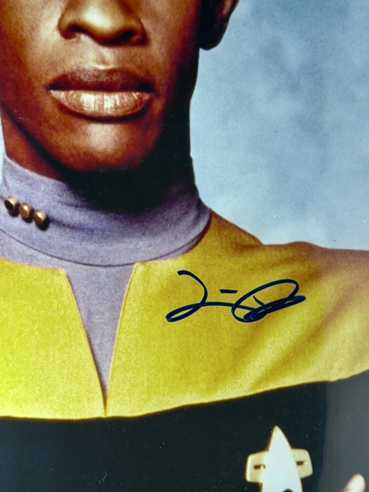 Tim Russ — Tim Russ Signed Star Trek Voyager Tuvok 8x10 Photo Autograph w/ COA, изображение 2