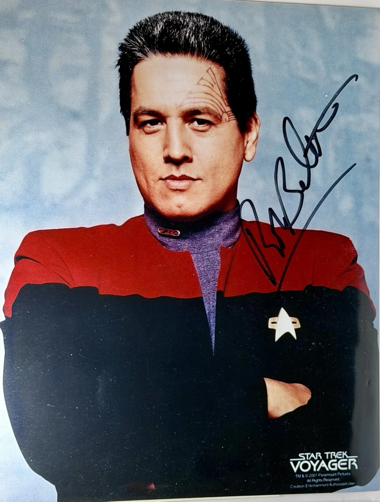 Robert Beltran — Robert Beltran Signed 8x10 Photo Star Trek Voyager Chakotay Autograph