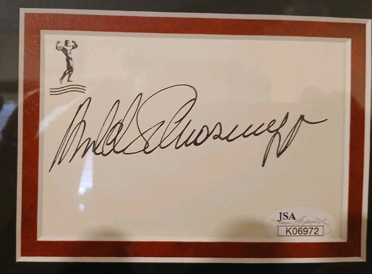 Arnold Schwarzenegger — Arnold Schwarzenegger Autograph Signed Framed Terminator Cut JSA Authenticated, image 2