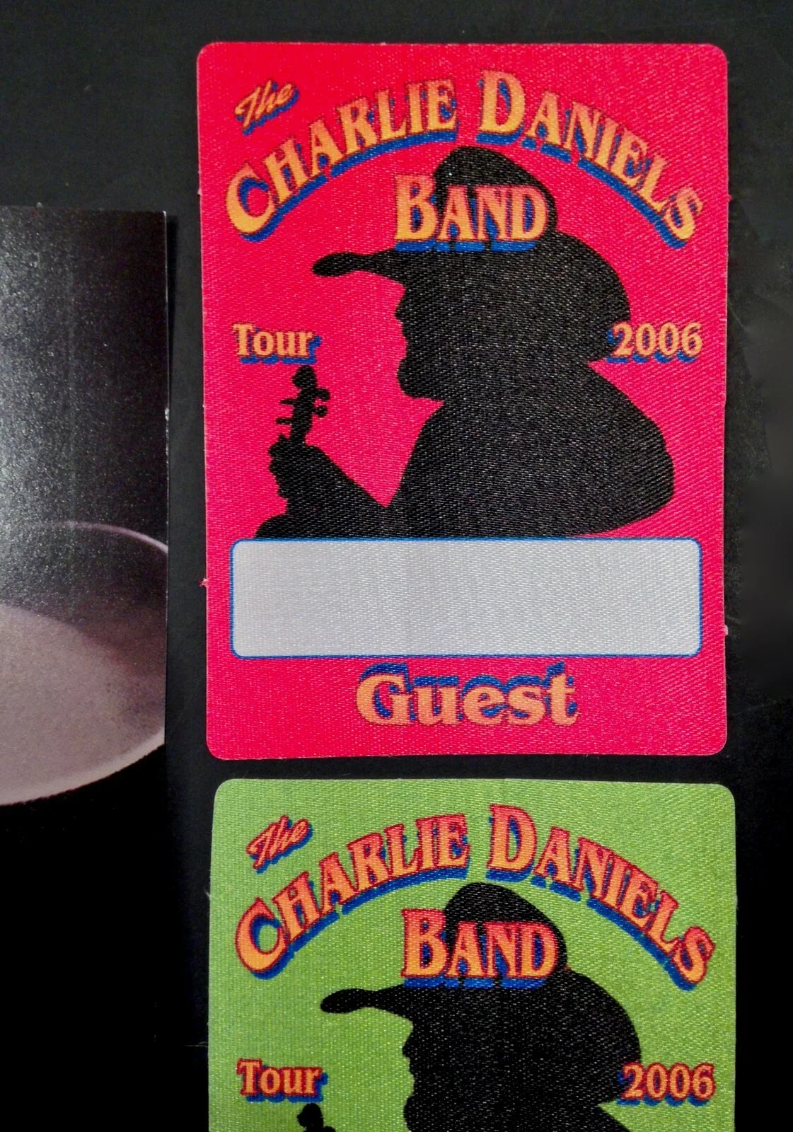 Vintage 2006 Charlie Daniels Signed Photo W/ Three Various Stage Access Passes., изображение 3