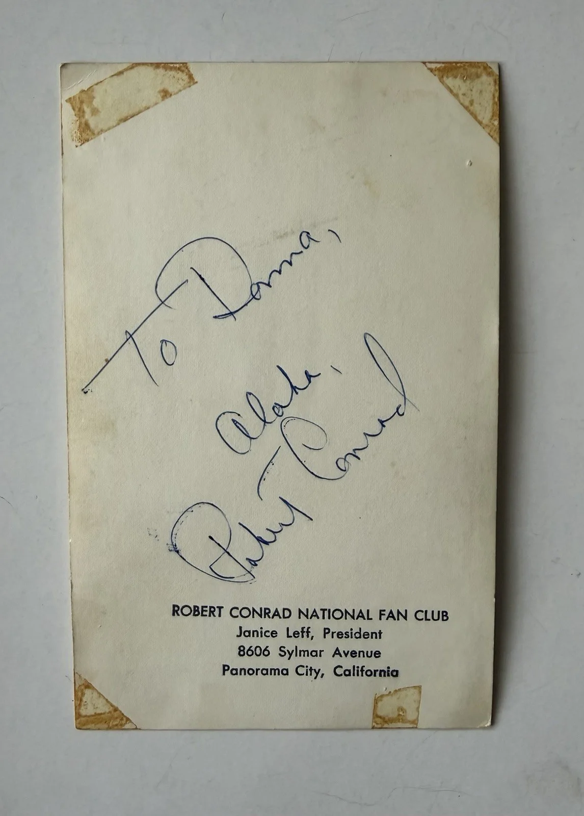 Robert Conrad — Robert Conrad SIGNED B&W Postcard Photo Movie TV Actor Wild Wild West Signed, изображение 3