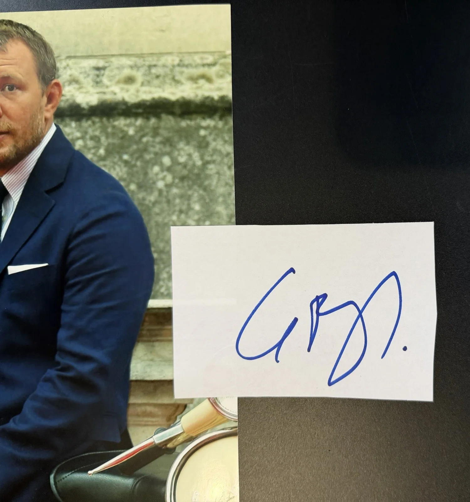 Guy Ritchie Signed Autograph Page Cut + 8x10 Photo Snatch Lock Stock, image 2