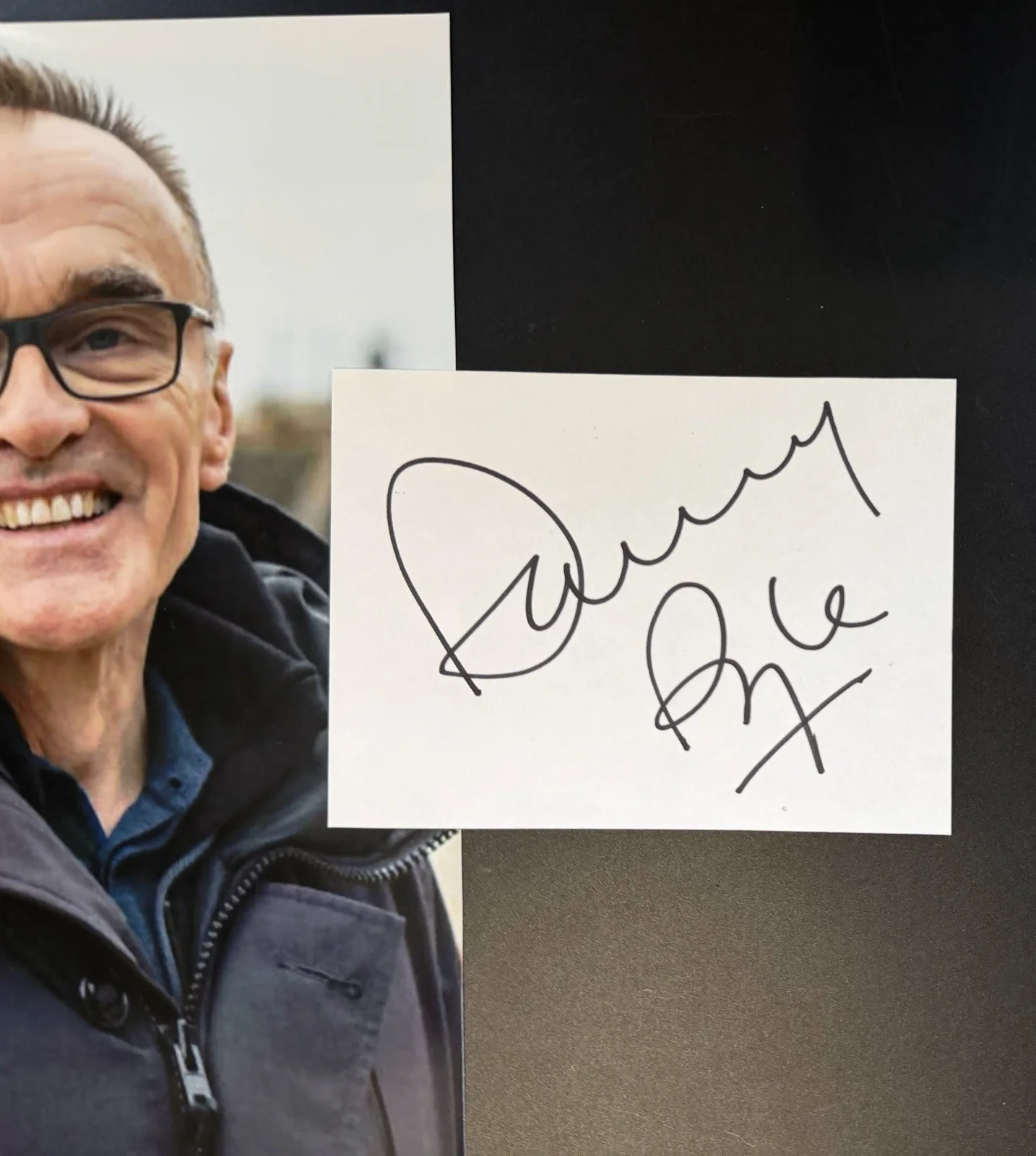 Danny Boyle Signed Autograph Page Cut + 8x10 Photo Trainspotting Director, image 2