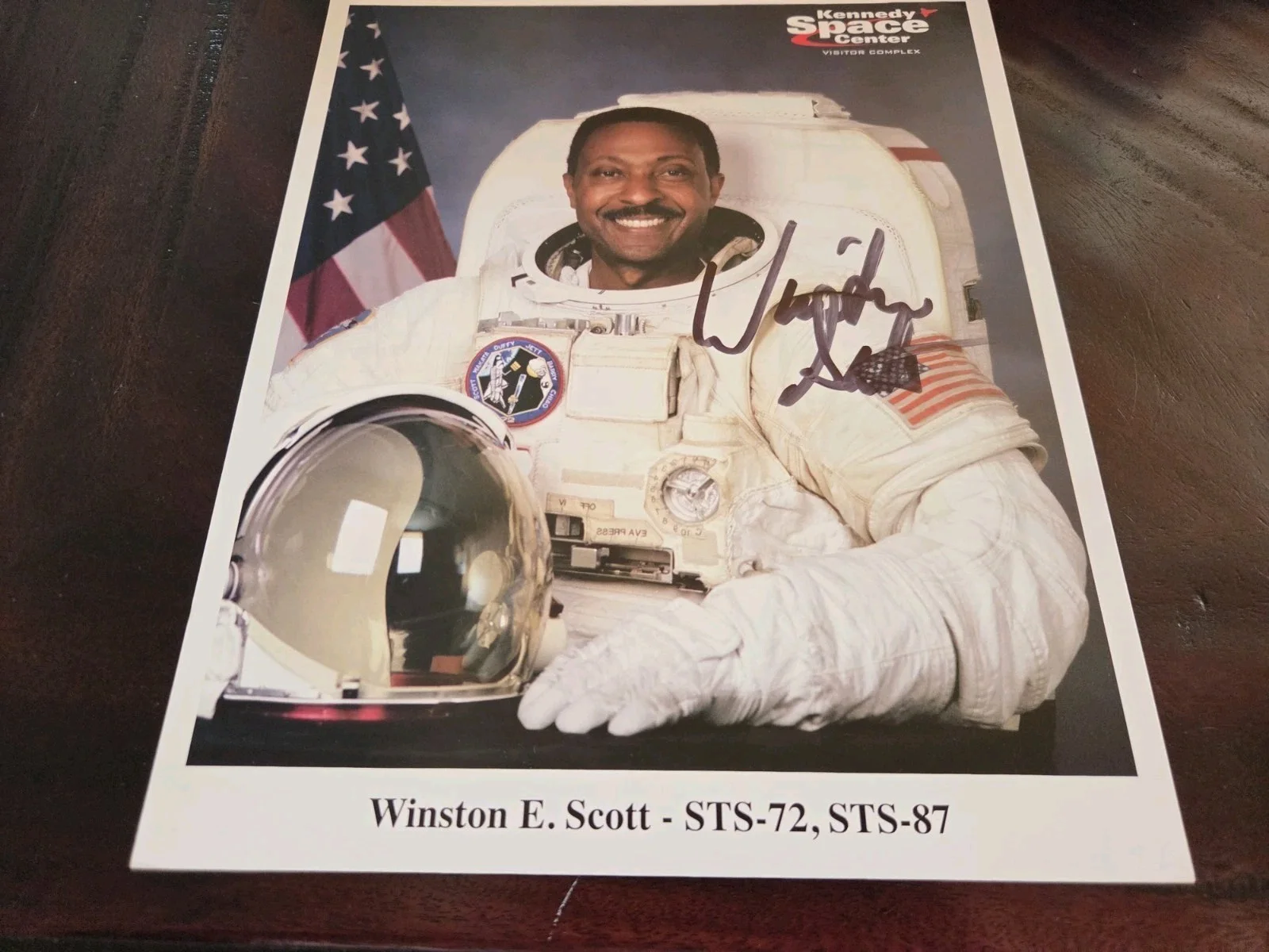 Winston E. Scott — Winston E. Scott STS-72 & STS-87 SHUTTLE Astronaut Signed NASA 8x10 LITHO PHOTO, изображение 5