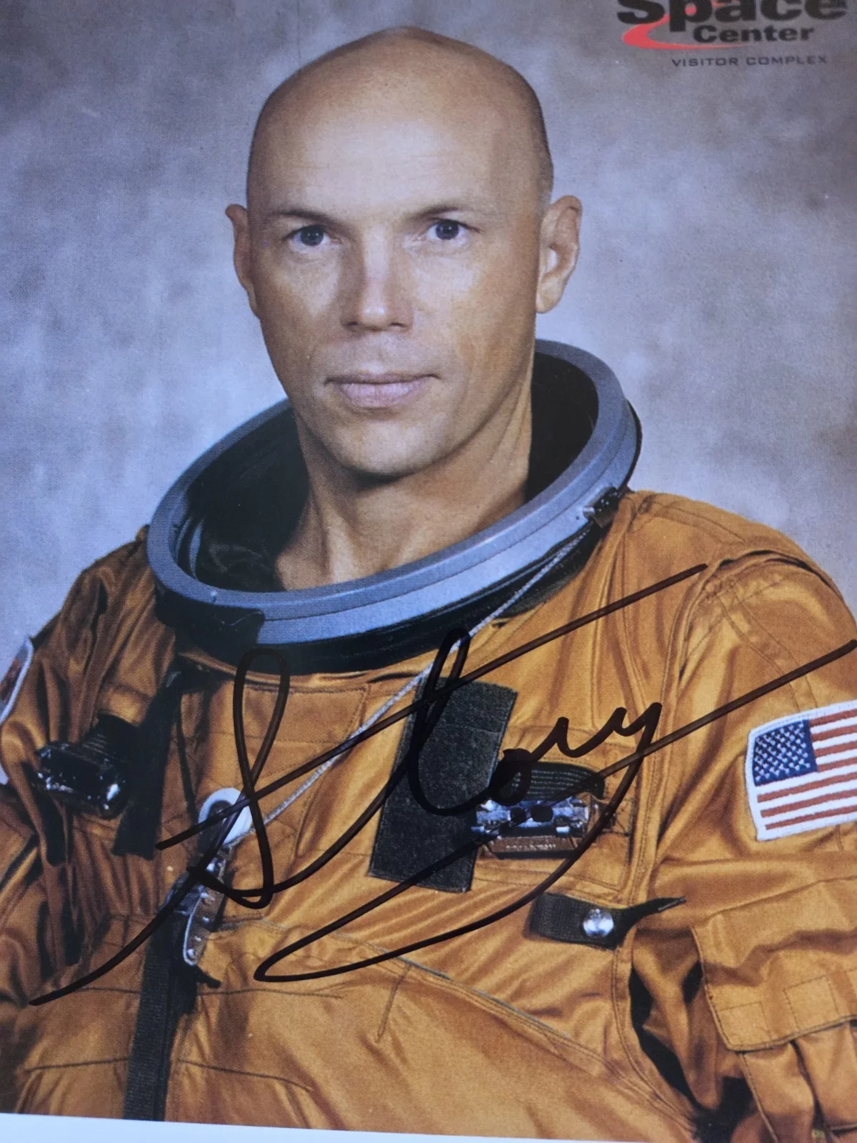 Story Musgrave — Story Musgrave 6X Space Shuttle Astronaut hand signed NASA 8x10 LITHO PHOTO, image 3