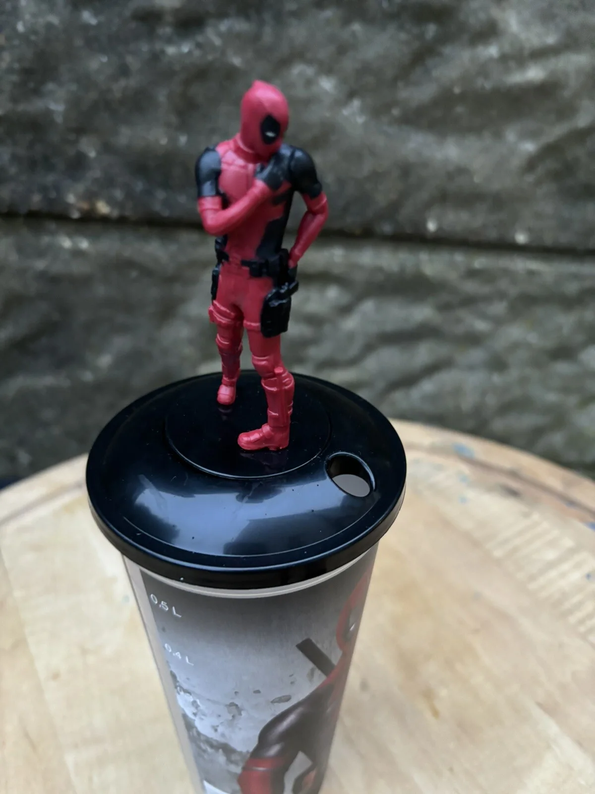 Deadpool 2 Cinema Cup With Topper Rare In The UK, изображение 2