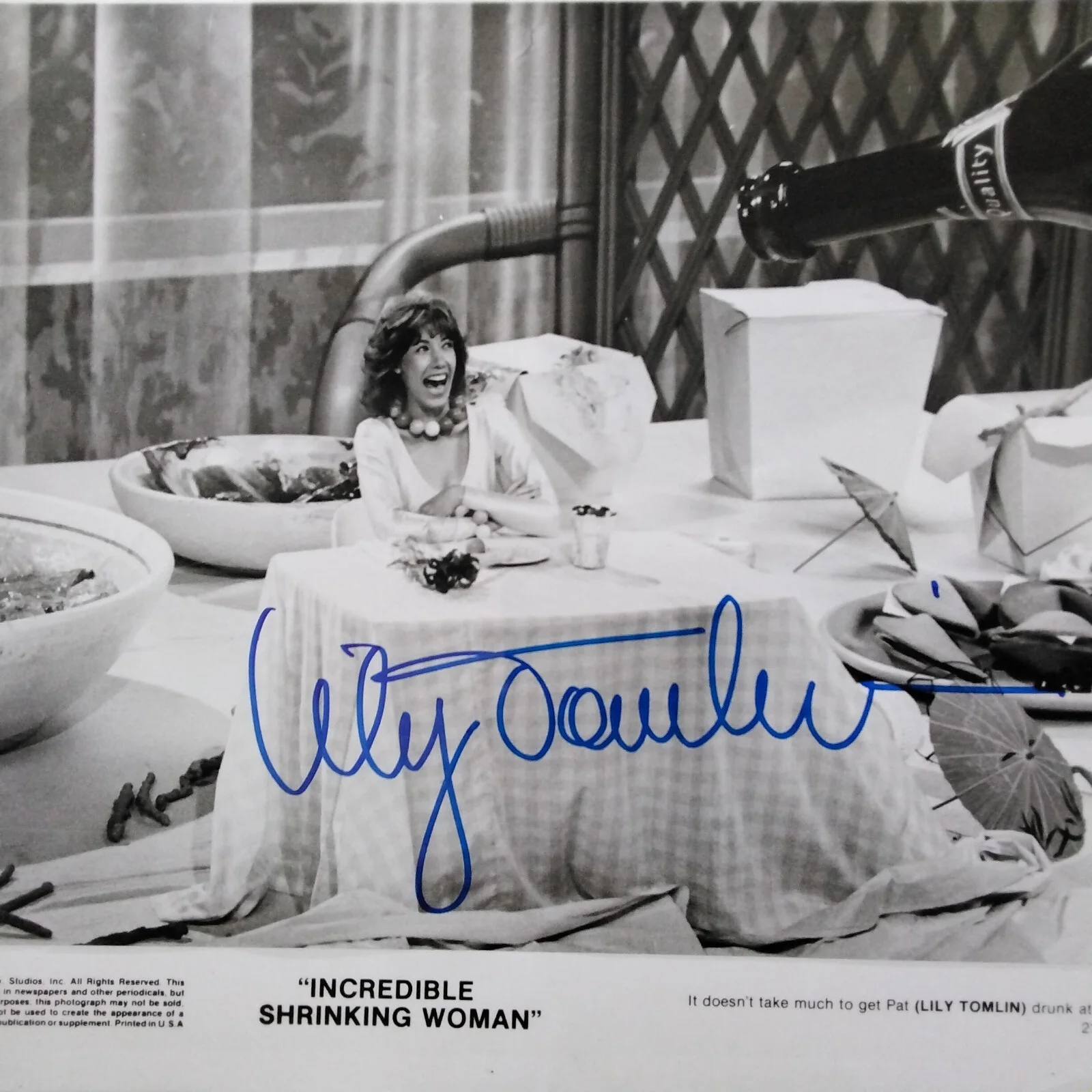 Lily Tomlin SIGNED 1981 Photo Movie TV Actress Shrinking Woman 9 to 5 Comedy COA, изображение 5