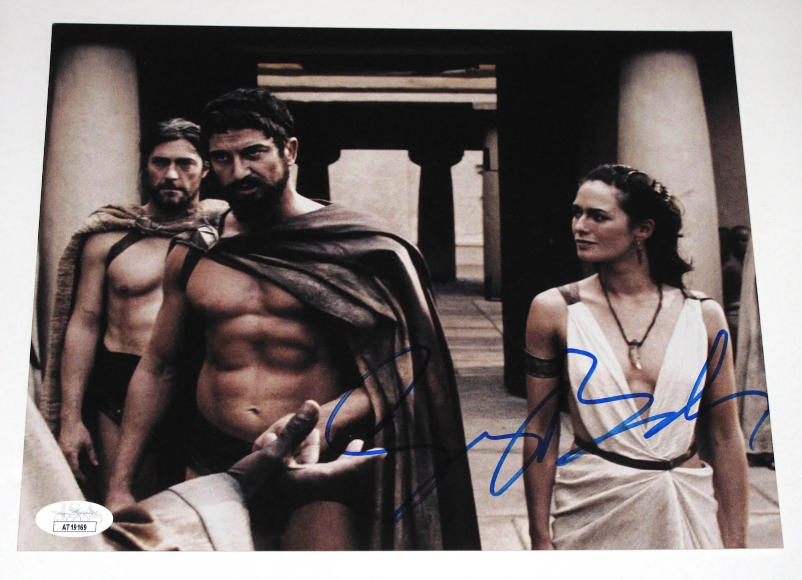 Gerard Butler — Gerard Butler signed "300" 8x10 Photo Autographed PROOF Full Signature JSA COA, изображение 4
