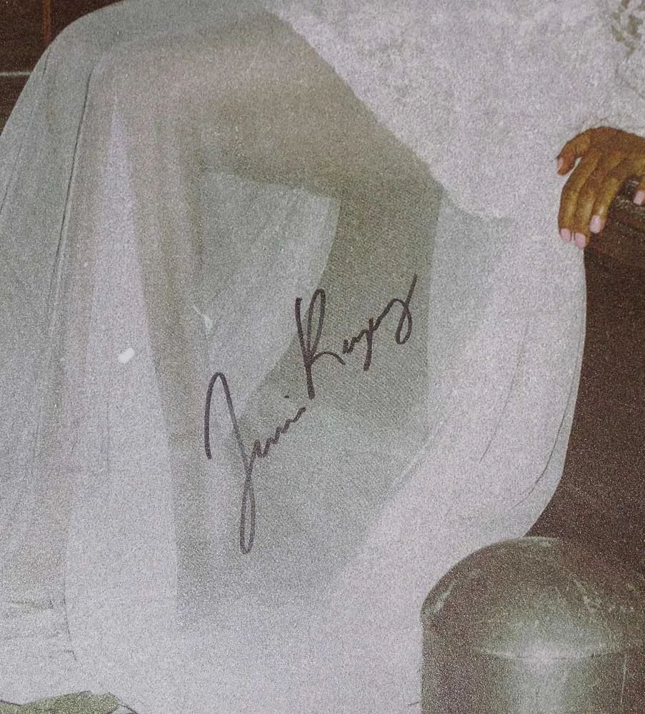 JESSIE REYEZ — Jessie Reyez signed "BEFORE LOVE CAME TO KILL US" 18x24 Poster LITHOGRAPH b JSA, изображение 4