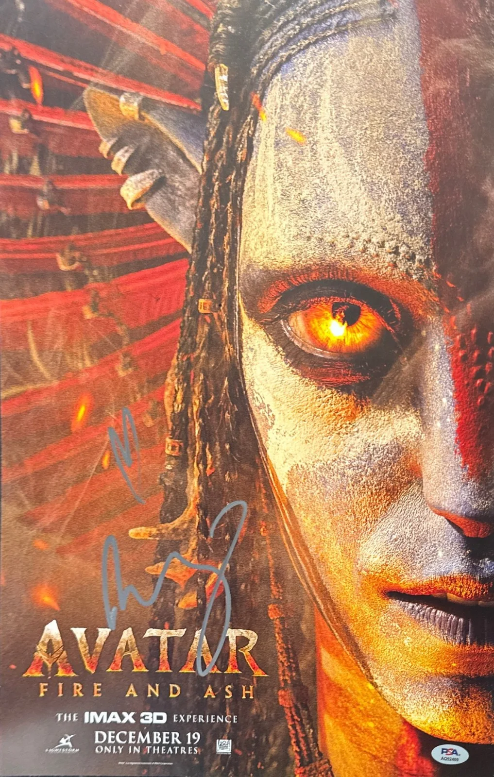 Miley Cyrus — Miley Cyrus Signed 13x19 Original Avatar Movie Poster PSA AQ52409, изображение 2