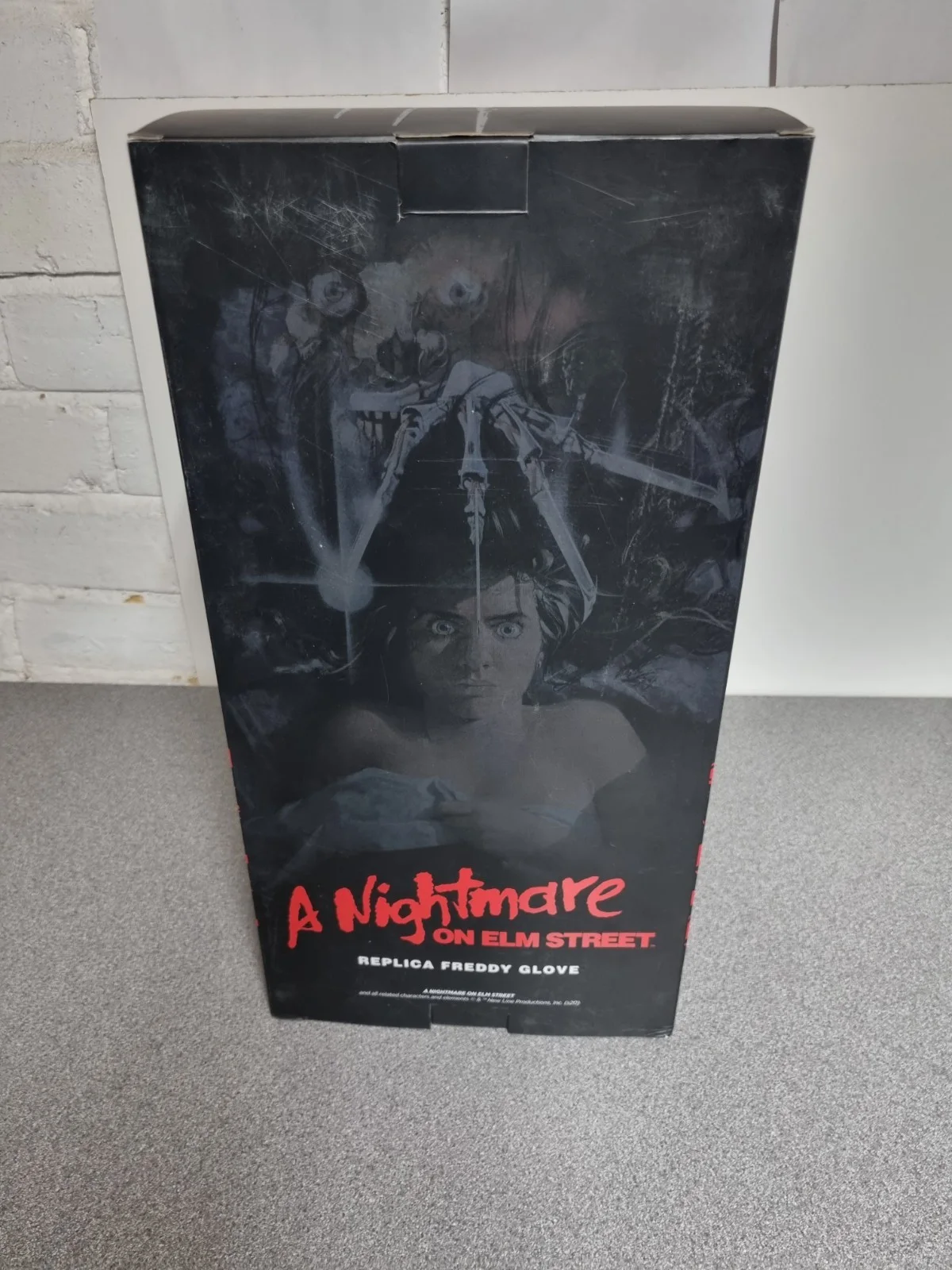Trick Or Treat Studio's Nightmare On Elm Street Replica Freddy Glove 1:1 Scale, image 3
