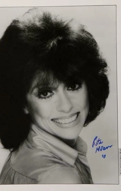 Rita Moreno — Rita Moreno Head Shot Hand Signed 8x10 Photo Authentic, image 2