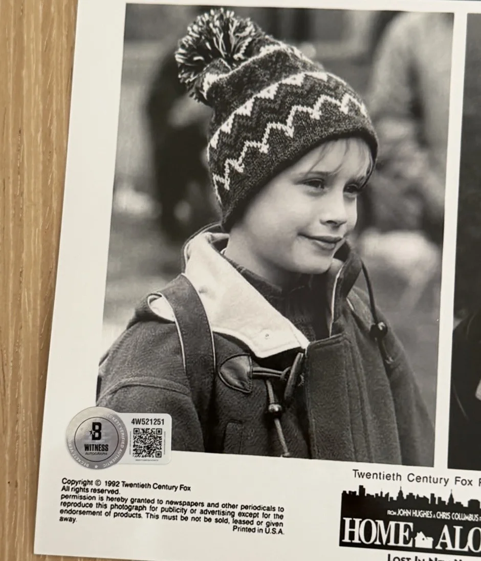 Macaulay Culkin — MACAULAY CULKIN SIGNED HOME ALONE 8X10 PHOTO BECKETT BAS 3, изображение 2