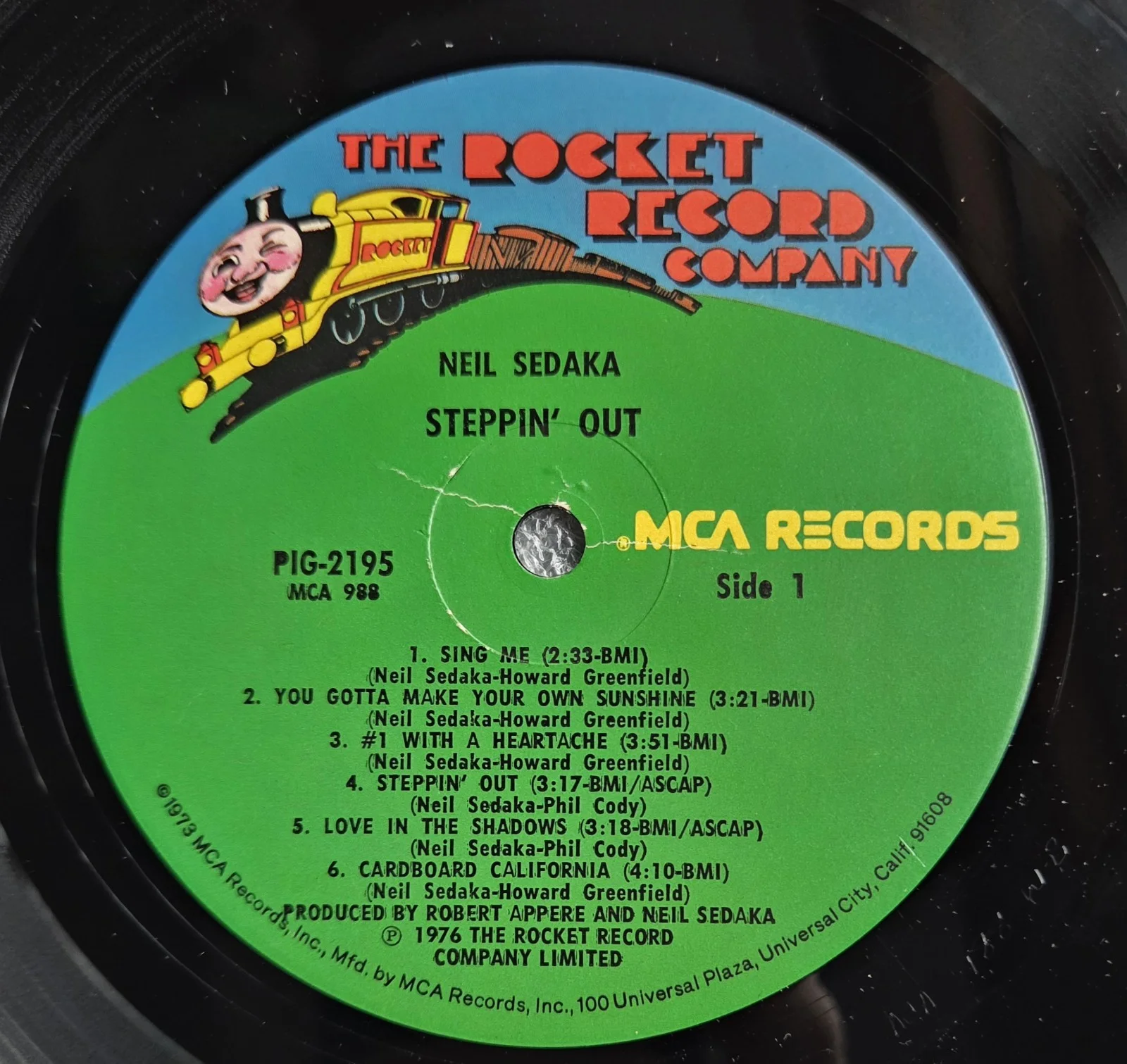 NEIL SEDAKA PSA SIGNED RECORD AUTOGRAPHED PSA/DNA STEPPIN' OUT ALBUM MUSIC, image 3