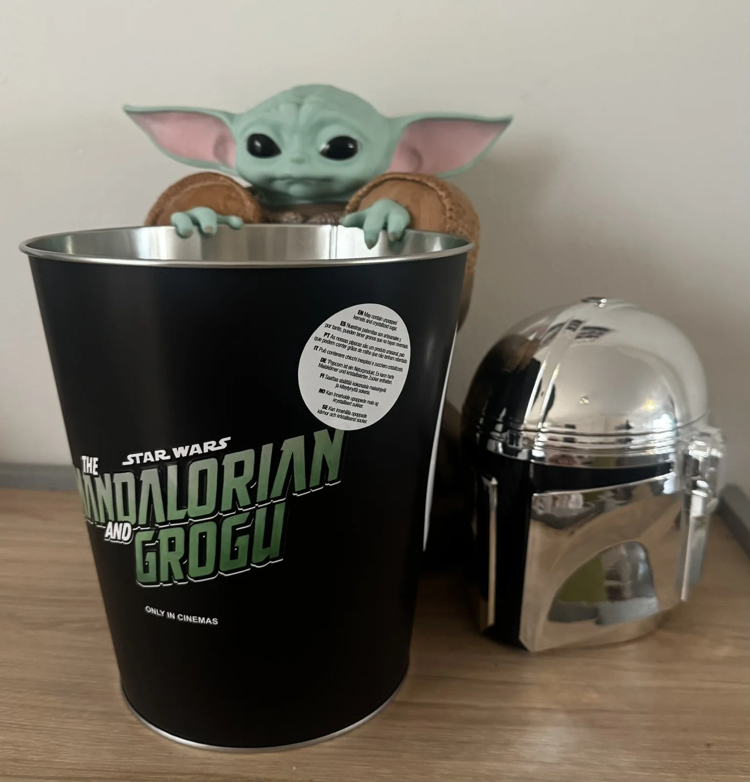 The Mandalorian and Grogu Odeon Popcorn Bucket & Helmet Combination, image 5