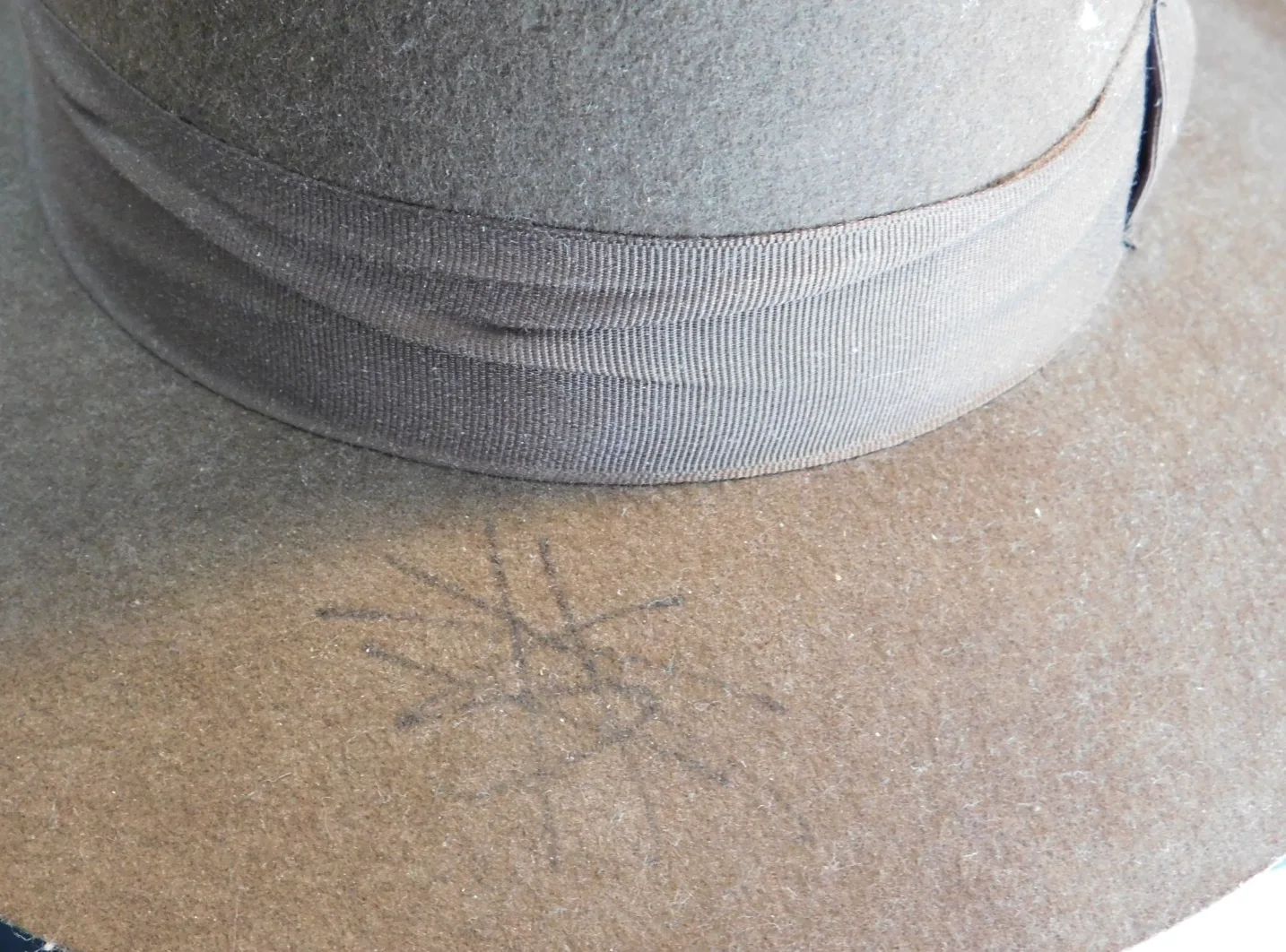 Shia Labeouf — Shia Labeouf Signed Indiana Jones 4 KOTCS Wool Hat - JSA Authentication, image 2