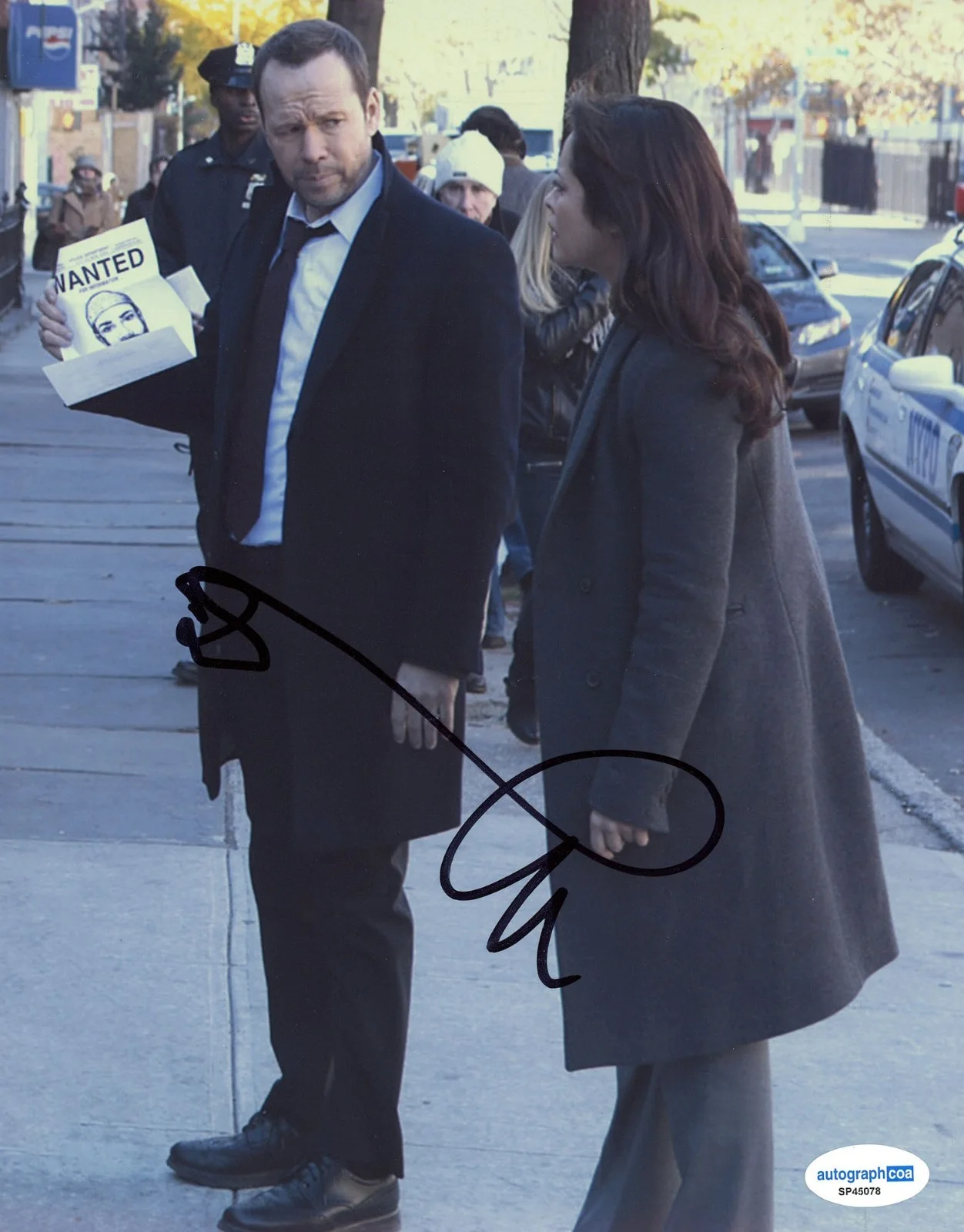 Donnie Wahlberg — Donnie Wahlberg signed "BLUE BLOODS" 8x10 Photo e EXT PROOF Boston Blue ACOA COA, image 4