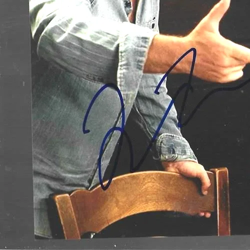 Original Hand Signed Quentin Tarantino & Brad Pitt autographs on 8 x 10 photo, image 2