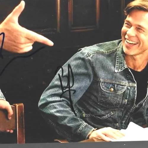 Original Hand Signed Quentin Tarantino & Brad Pitt autographs on 8 x 10 photo, image 3