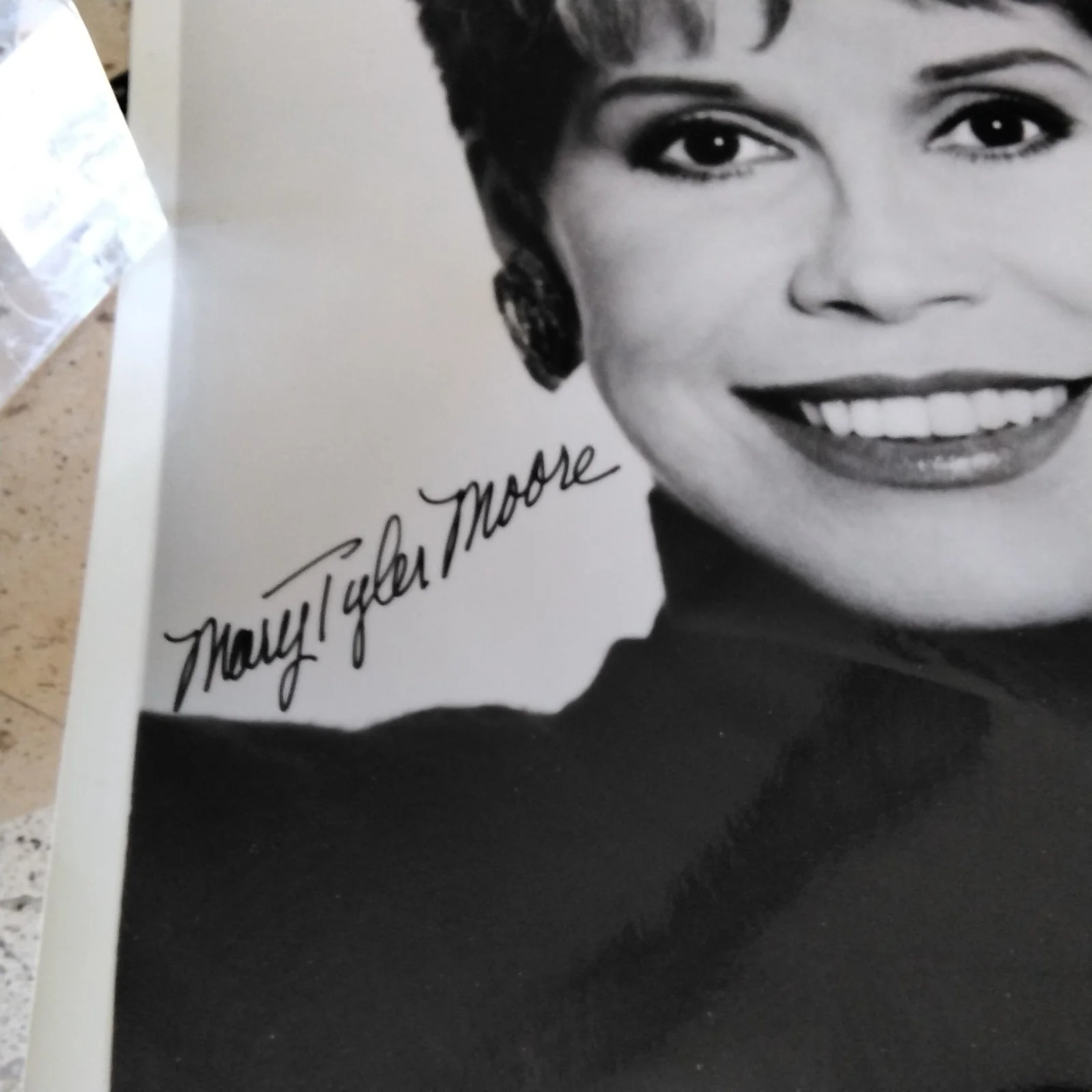 Mary Tyler Moore SIGNED Photo 70s TV Movie Actress Modern Millie Dick Van Dyke, изображение 4