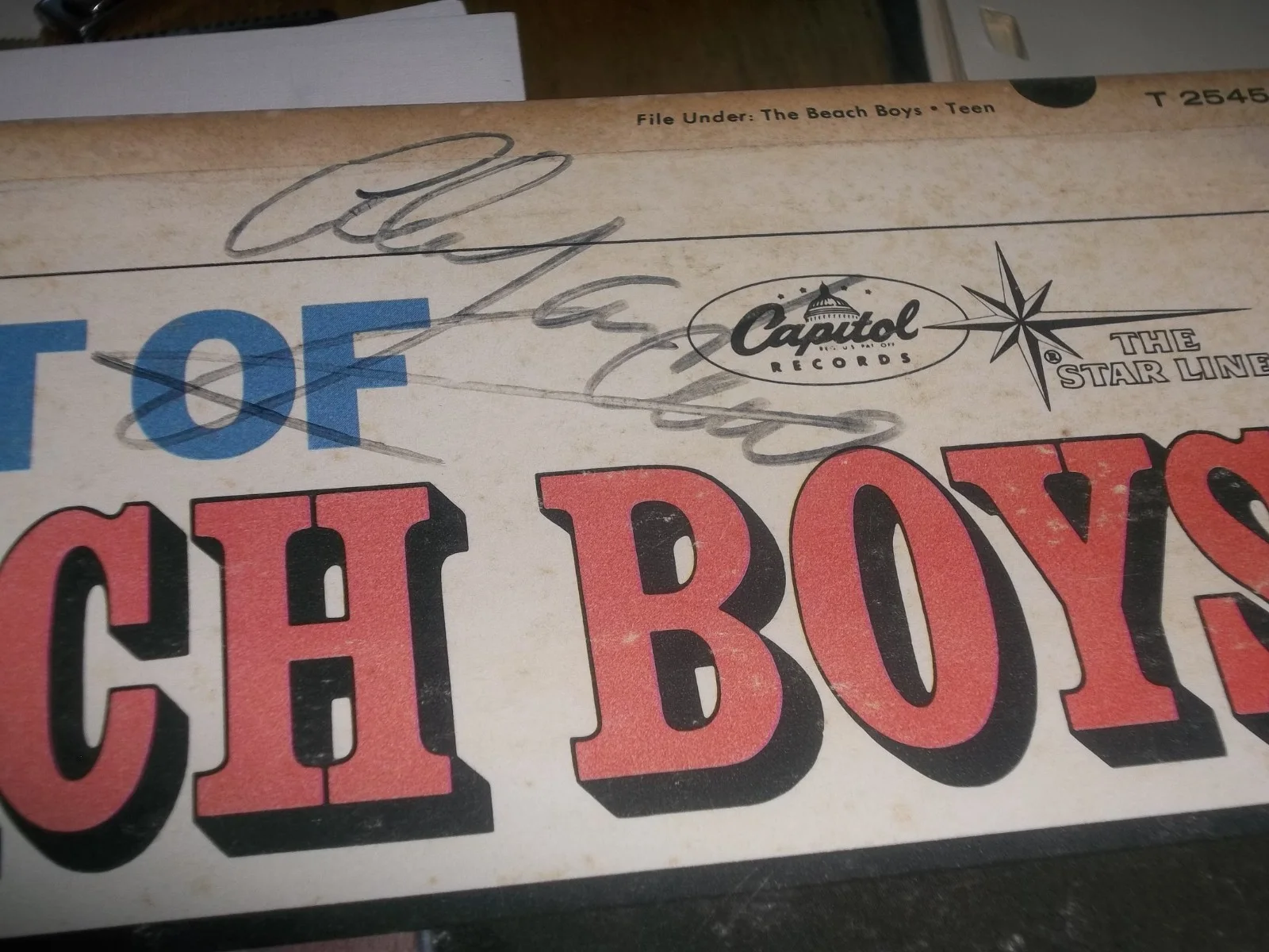 Original Hand Signed by all 5 "Best of the Beach Boys" albumi, изображение 4