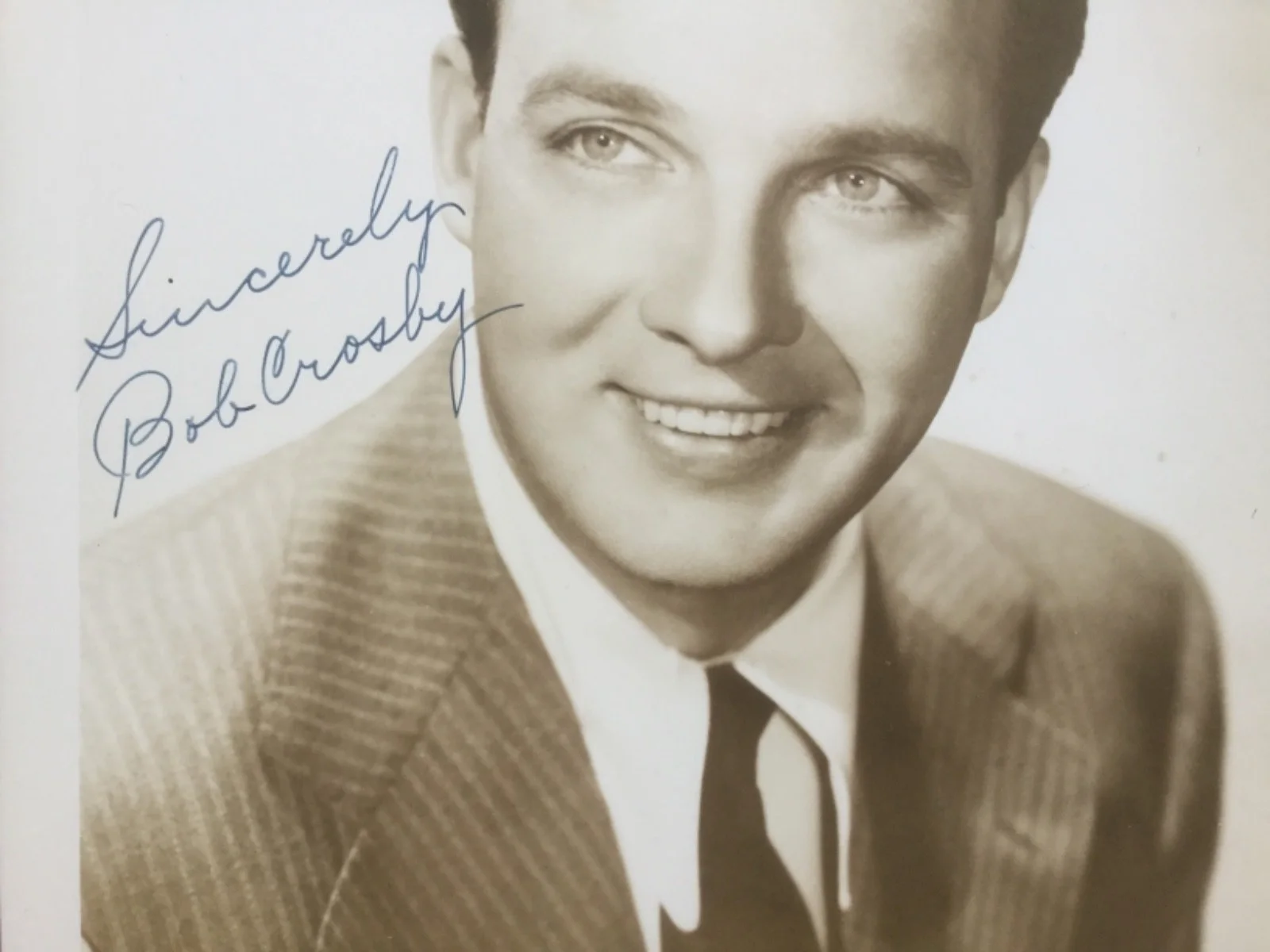 Gorgeous Vintage Glossy Signed in fountain pen Autographed photo of BOB CROSBY., изображение 5