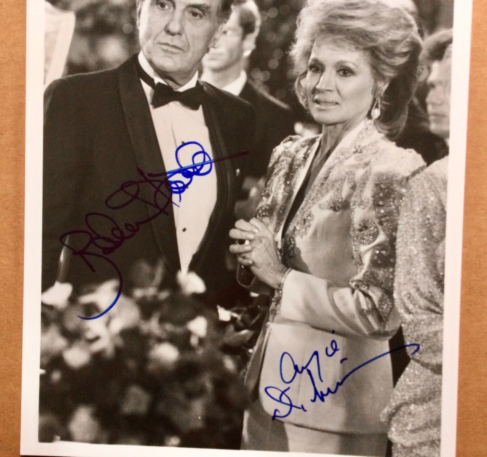 Robert Stack, Angie Dickinson — Robert Stack (1919-2003) & Angie Dickinson Signed Autographed 7X9 GLOSSY PHOTO, image 2