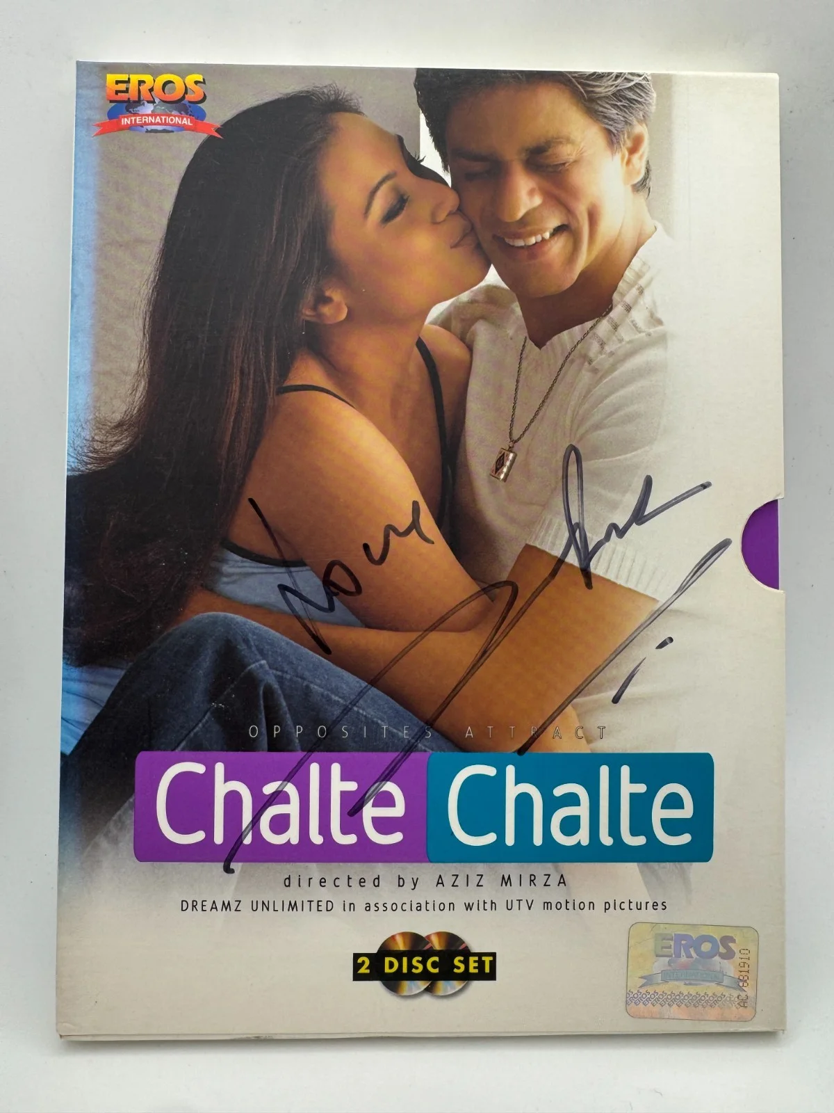 Shah Rukh Khan — Shah Rukh Khan HAND SIGNED DVD Chalte Chalte Bollywood Movie VERY RARE AUTOGRAPH